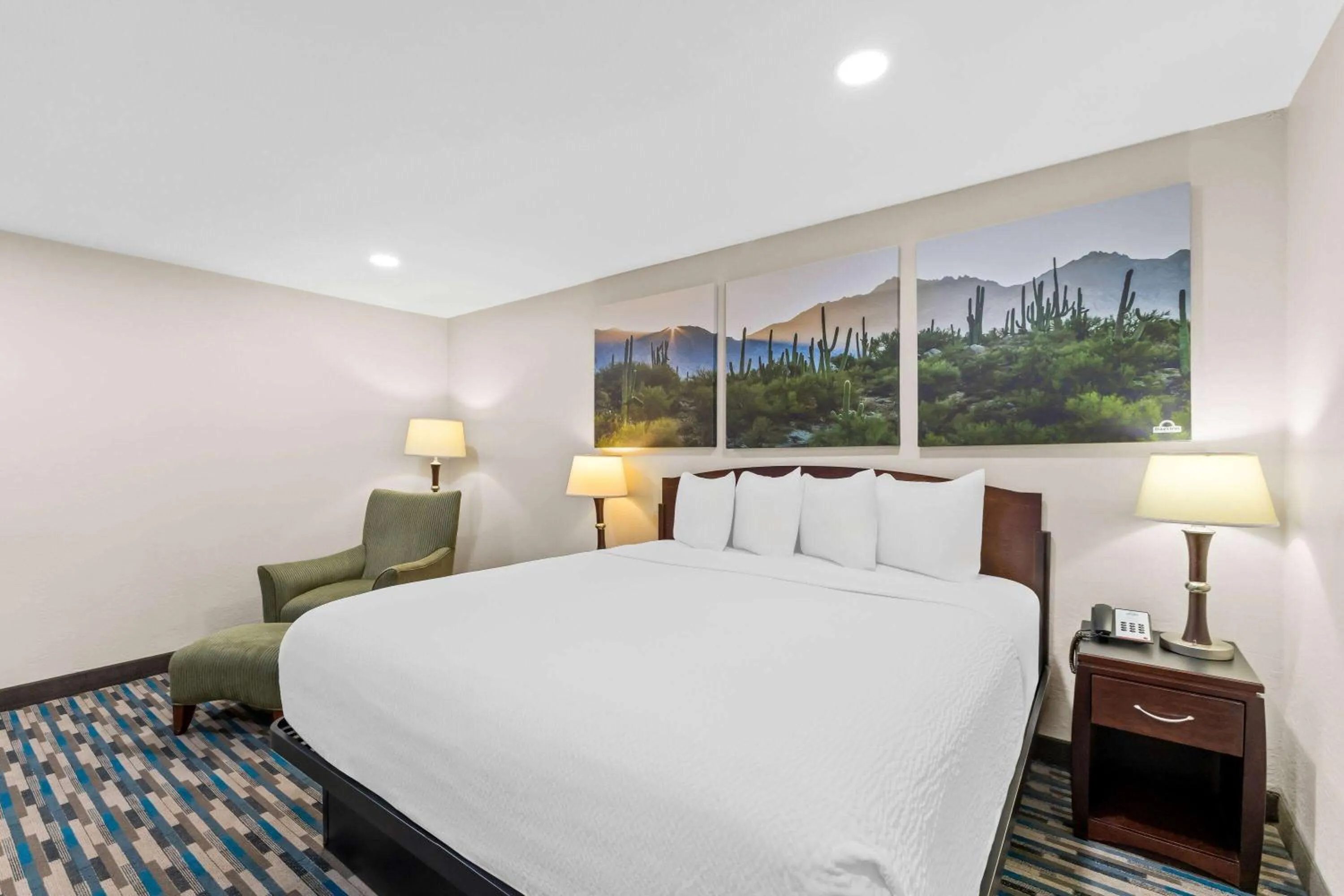 Deluxe King Studio Suite - Non-Smoking (No Pets Allowed) in Days Inn & Suites by Wyndham Mesa Near Phoenix