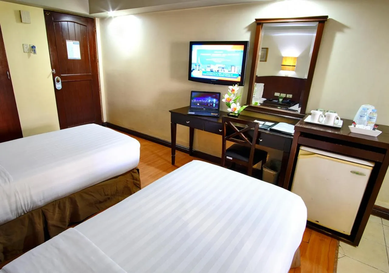 Deluxe Double Room in Fersal Hotel - Manila