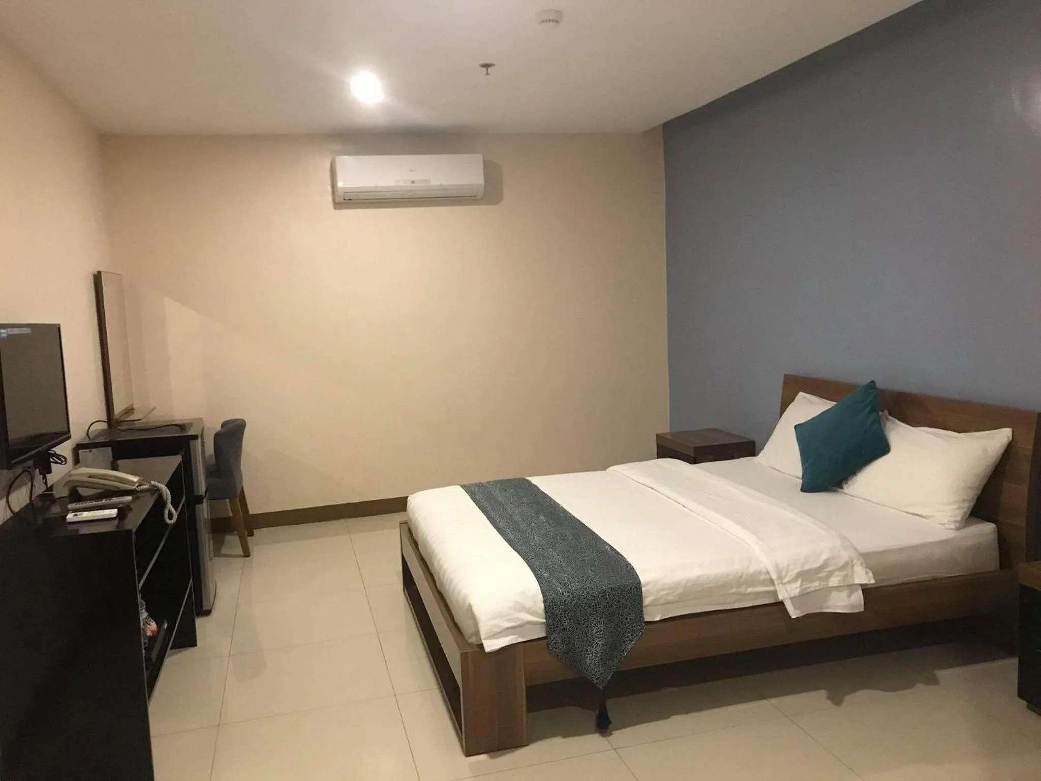 Standard Queen Room in YBC Grand Hotel