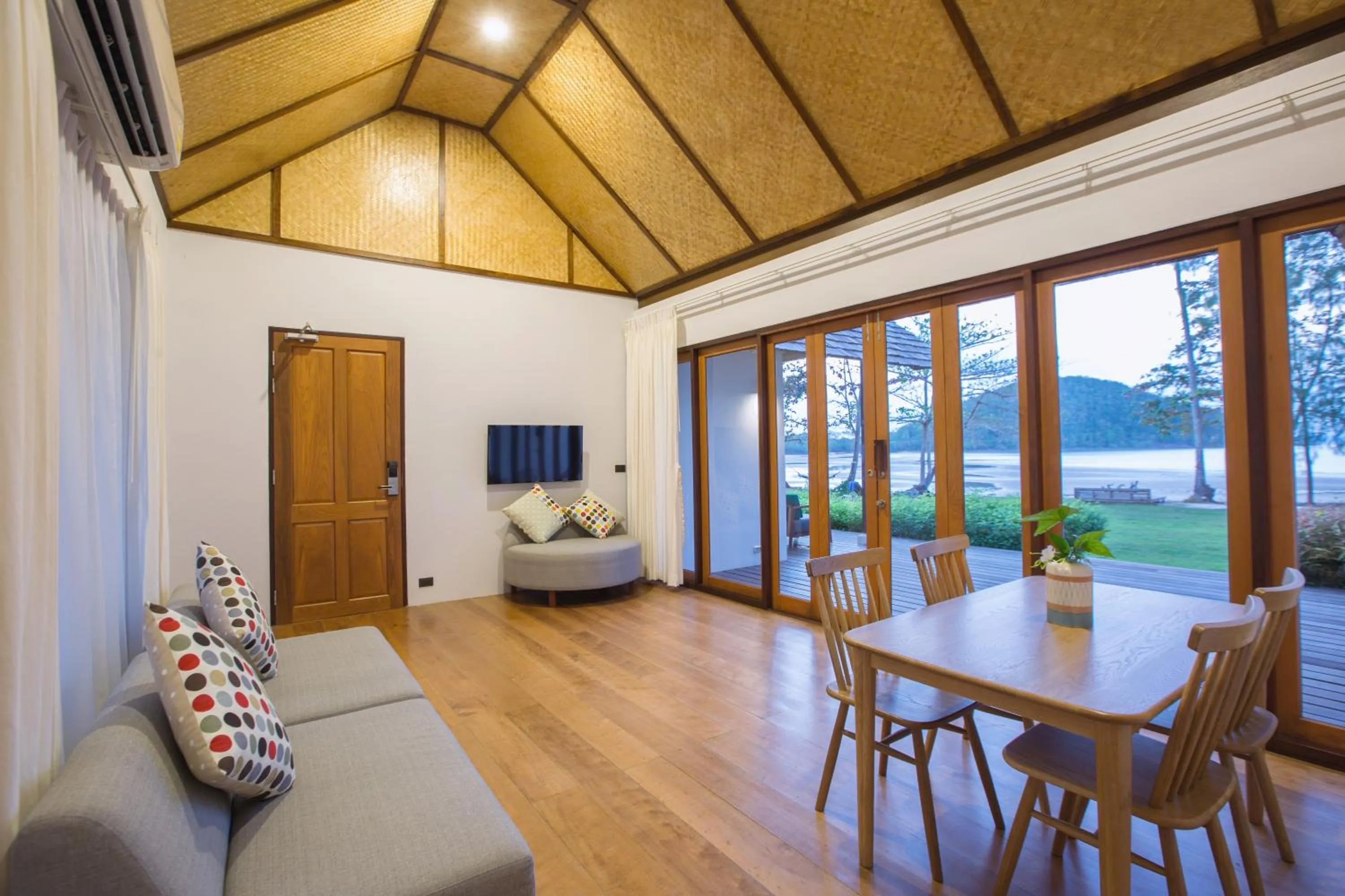 Family Villa in Mira Montra Resort Koh Mak