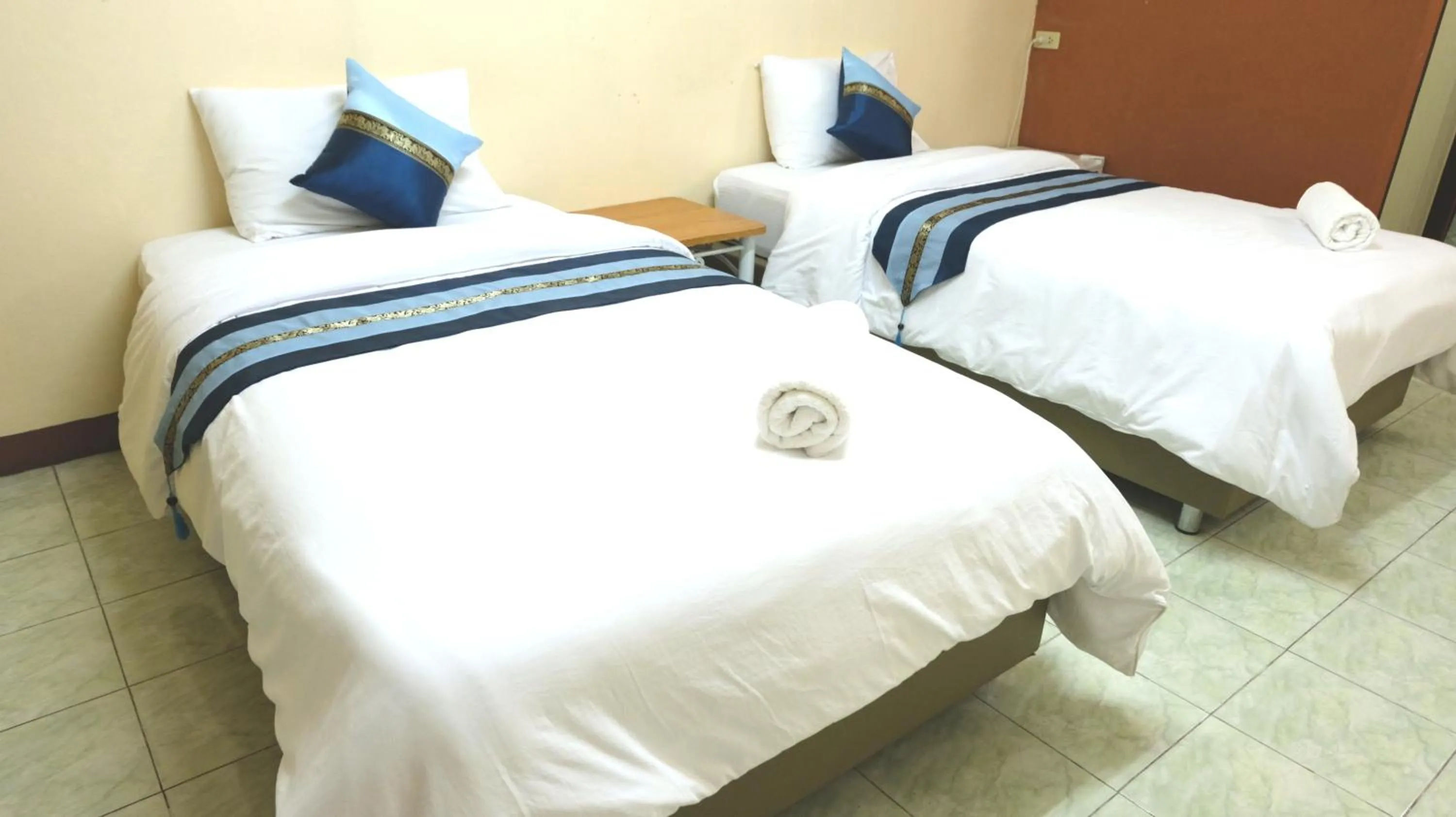 Superior Twin Room in Goody Hotel