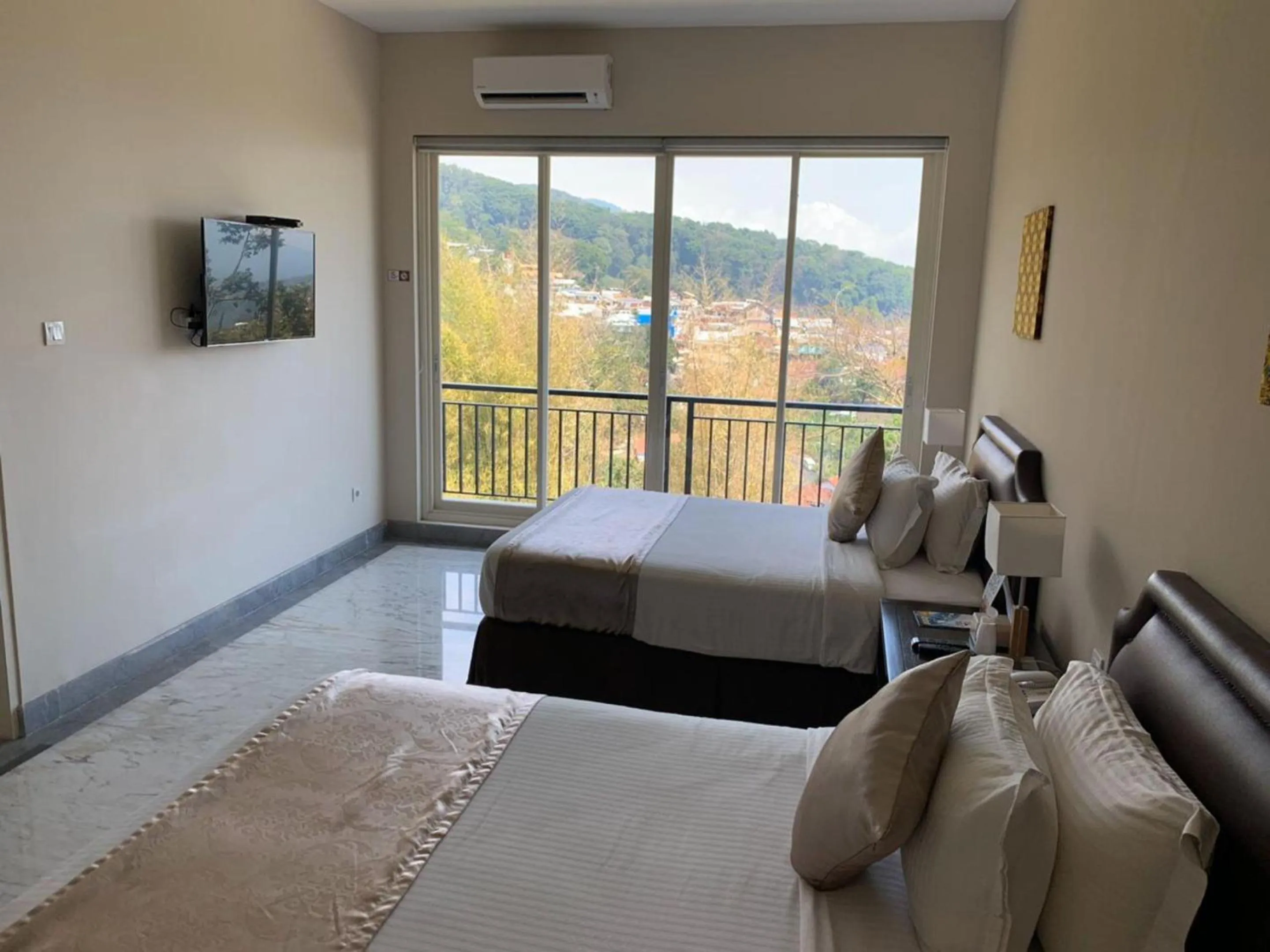 Standard Double Room in Arainn Bed & Breakfast Tretes Prigen by ecommerceloka