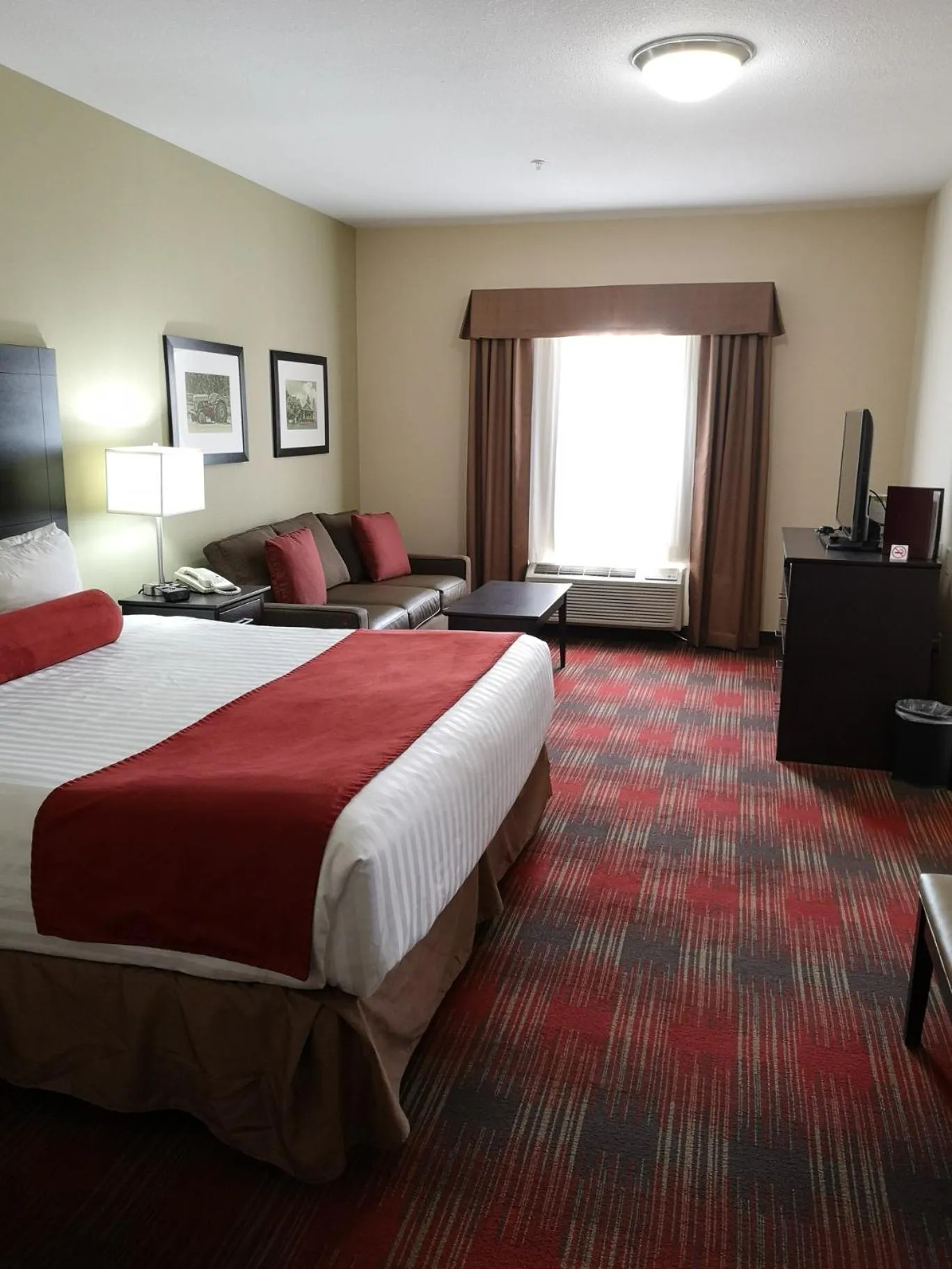 King Room with Kitchen in Best Western Plus Red Deer Inn & Suite