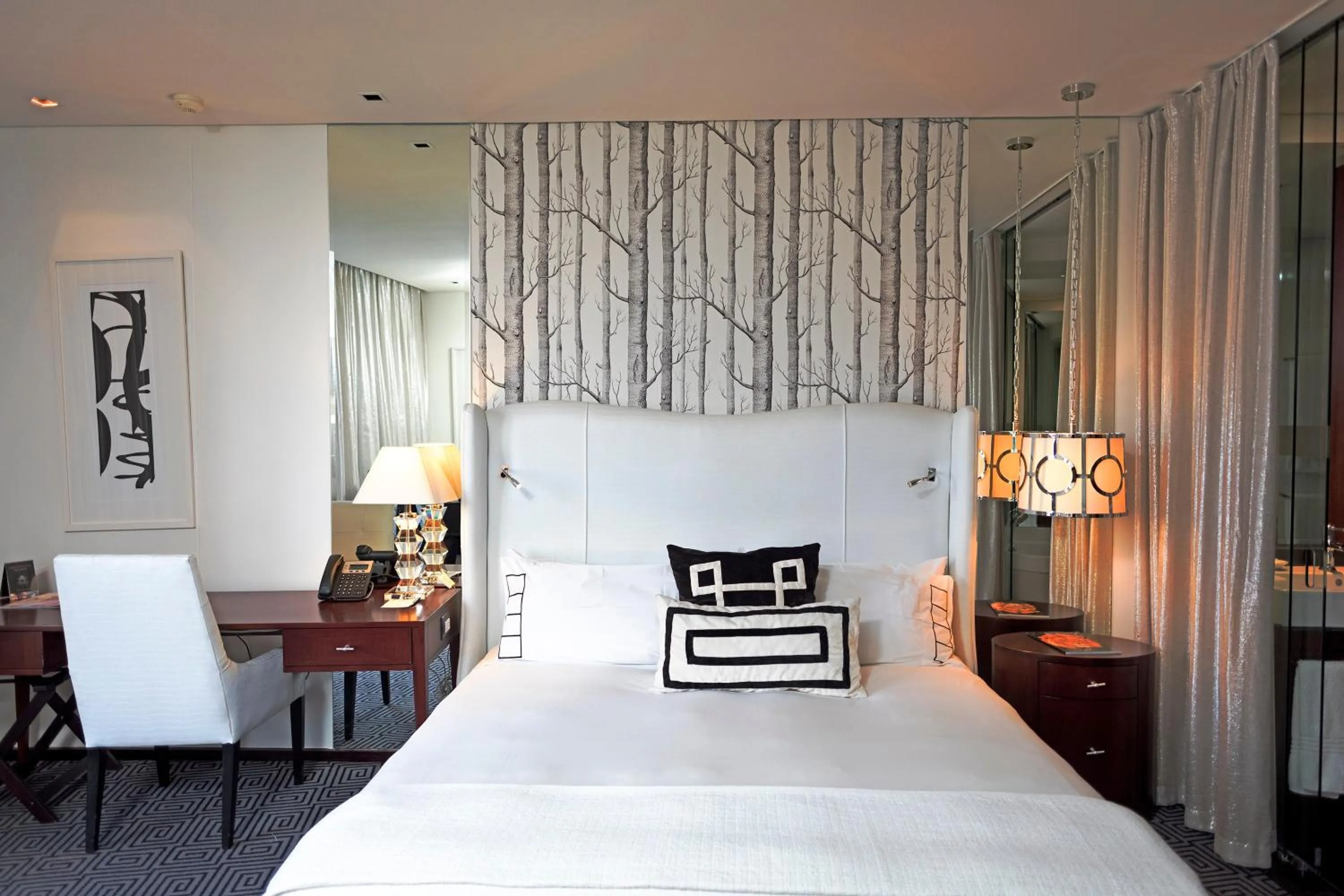 Deluxe King Room - single occupancy in DAVINCI Hotel on Nelson Mandela Square