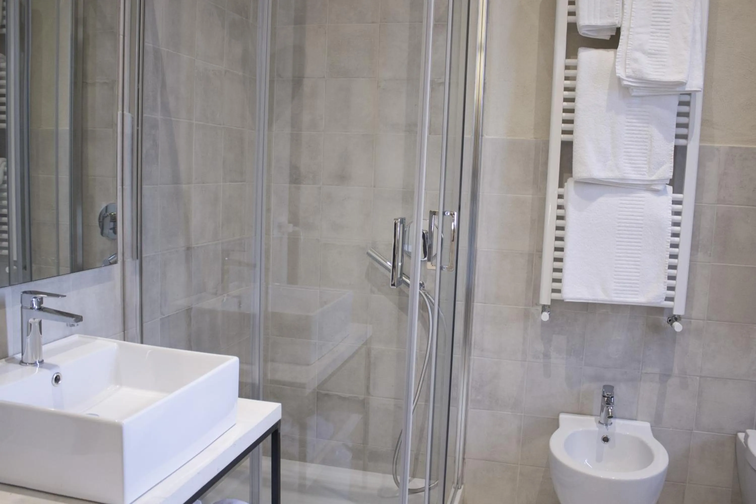 King Suite with Balcony in Colle San Mauro