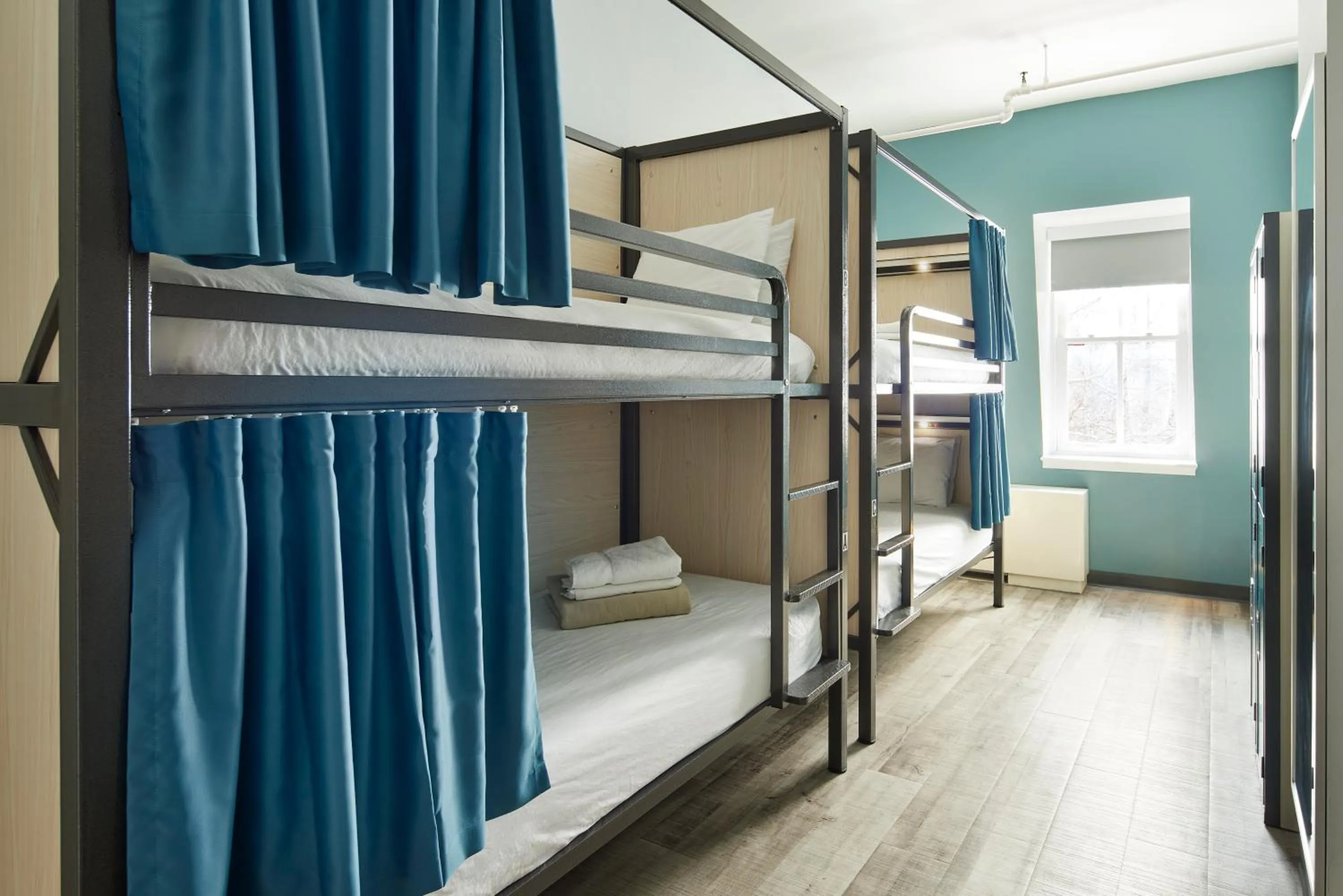 Bed in All-Gender 8-Bed Dormitory in HI New York City Hostel
