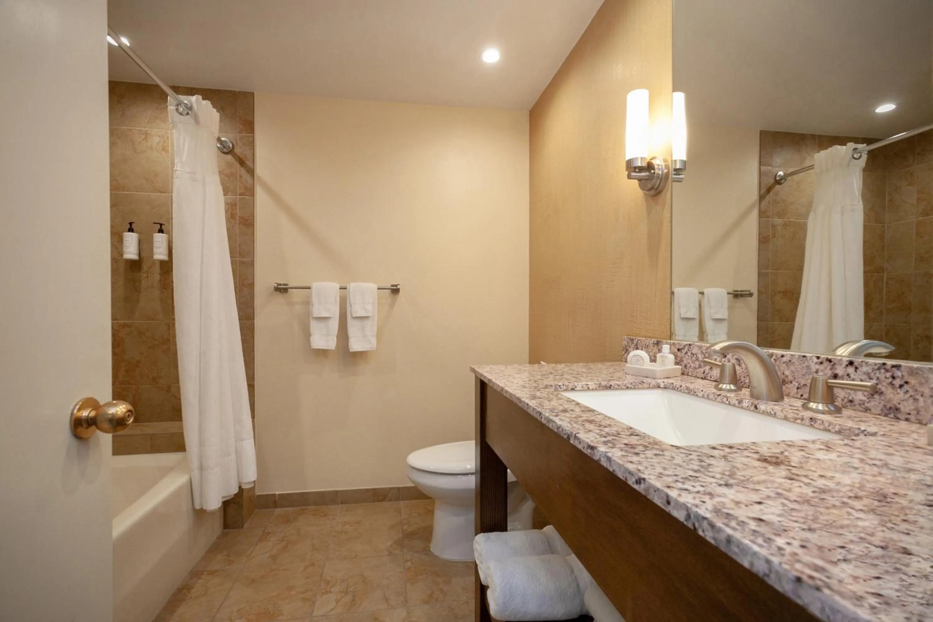 Deluxe Queen Room in The Inn at the Tides