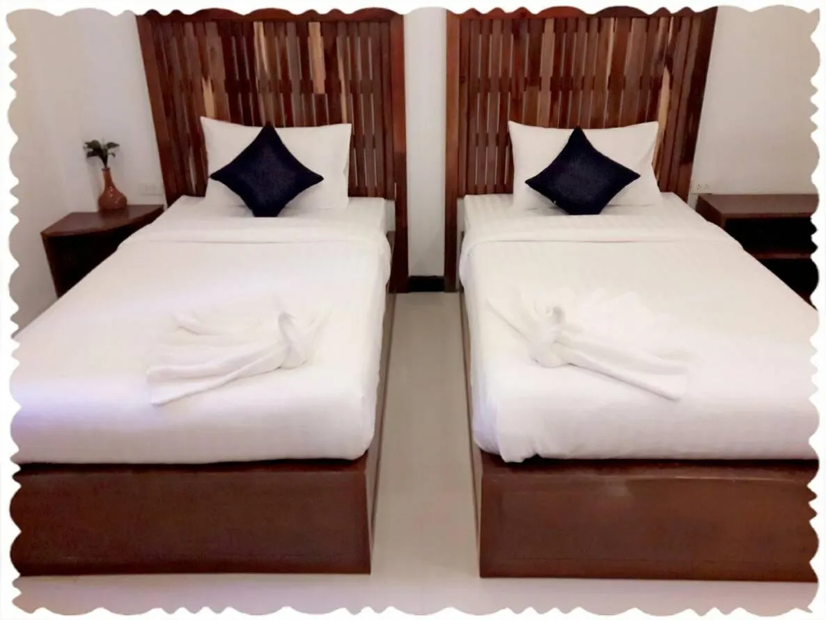 Budget Double or Twin Room in Billabong Hotel and Cafe