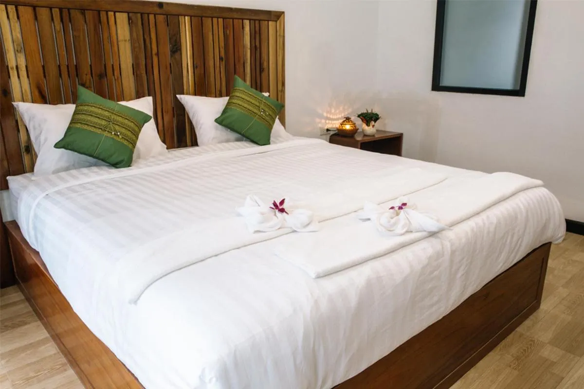 Deluxe Queen Room in Billabong Hotel and Cafe