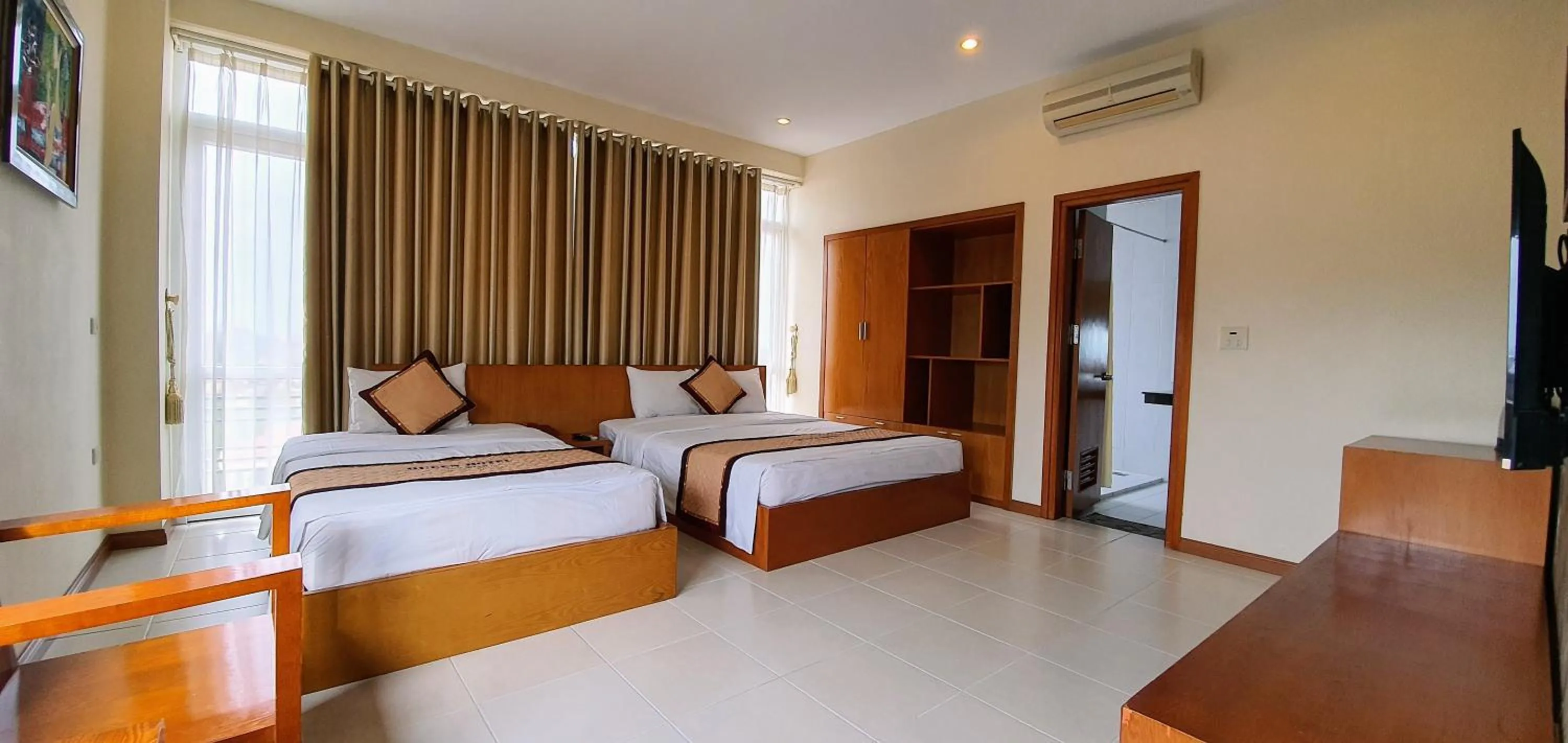 Superior Double Room in The Queen Hotel Ninh Binh
