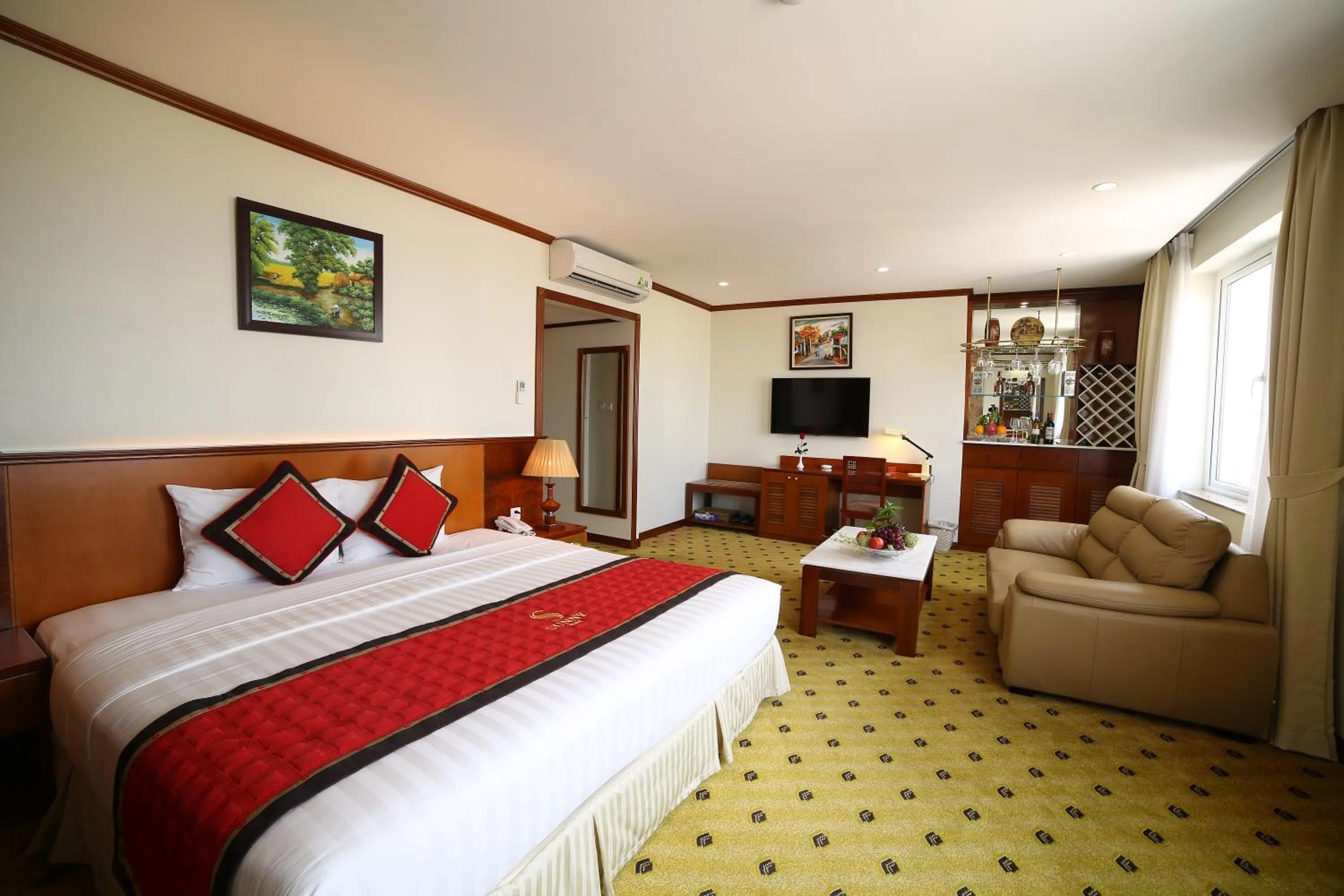 Sunny Suite in Sunny Hotel 1