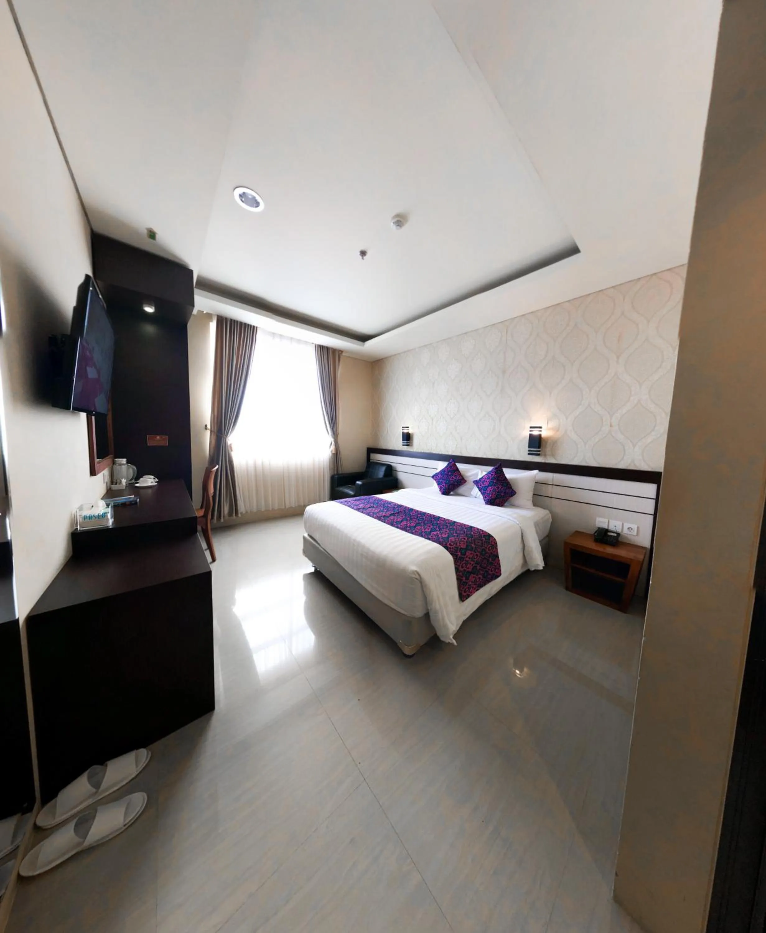 Deluxe Room in Grand Madani Hotel