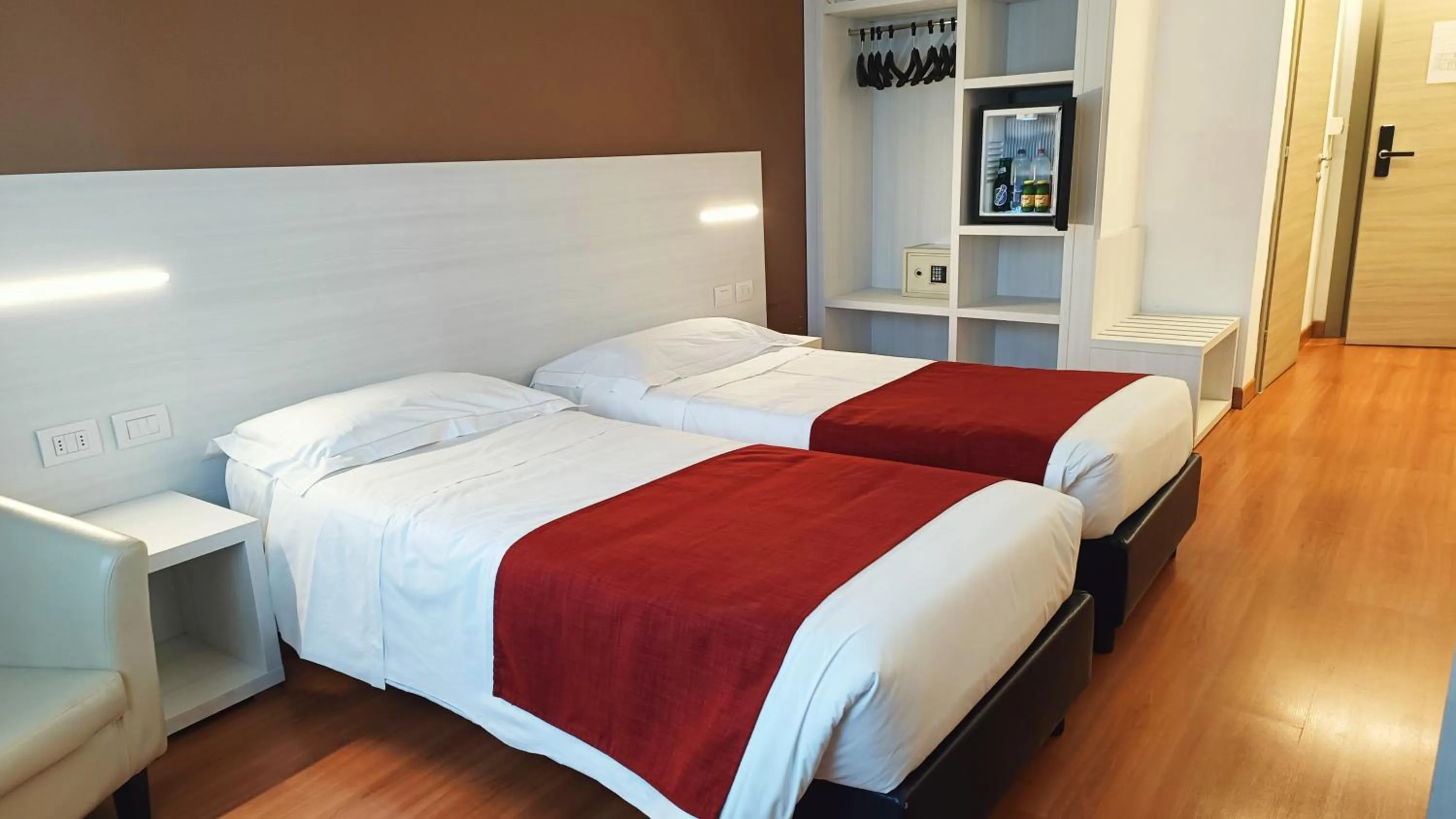 Standard Twin Room in Hotel President