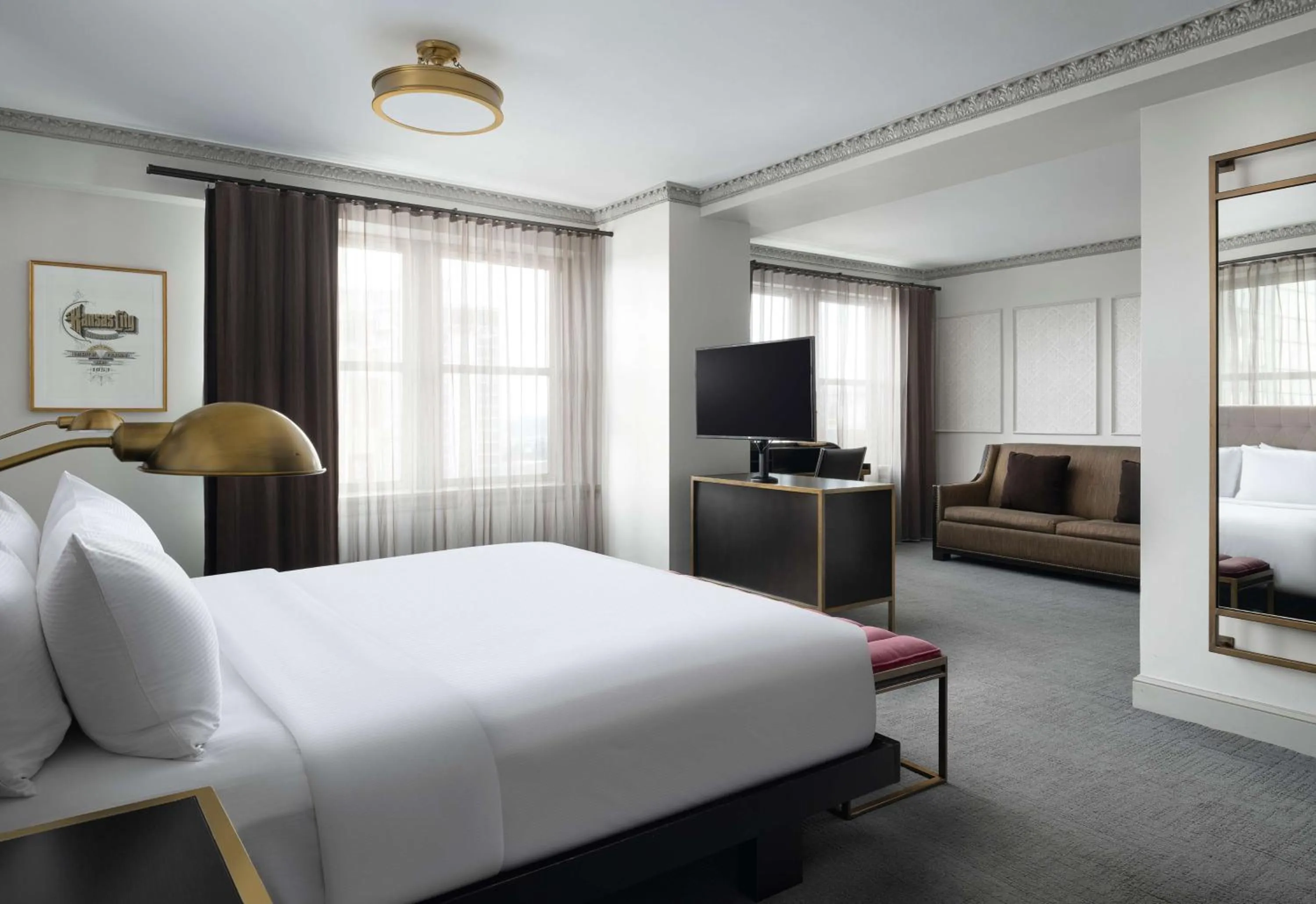 Junior King Suite with Bath Tub - Mobility Accessible in Hotel Phillips Kansas City, Curio Collection By Hilton