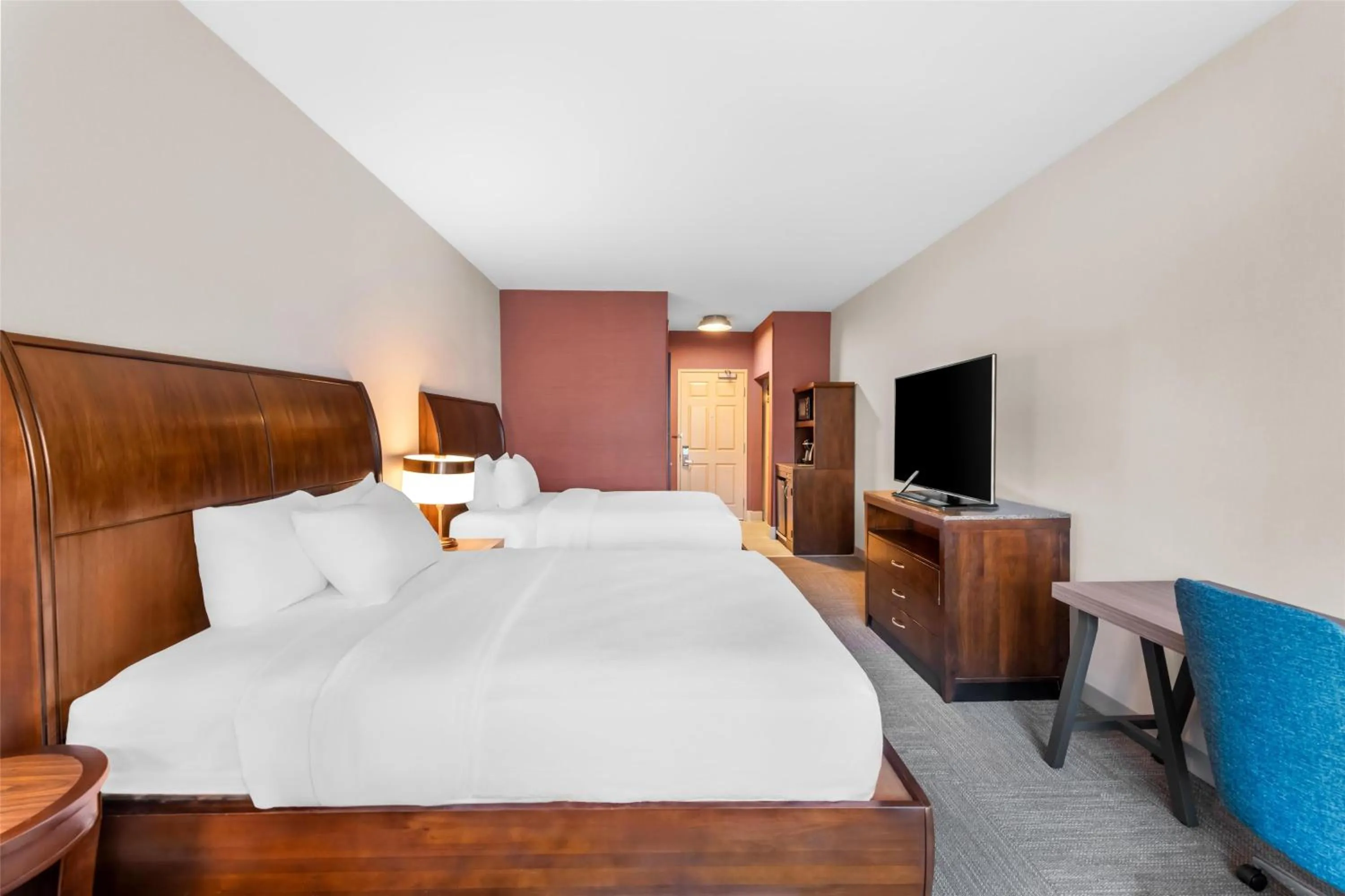 Queen Room with Two Queen Beds - Mobility and Hearing Access in Hilton Garden Inn Overland Park