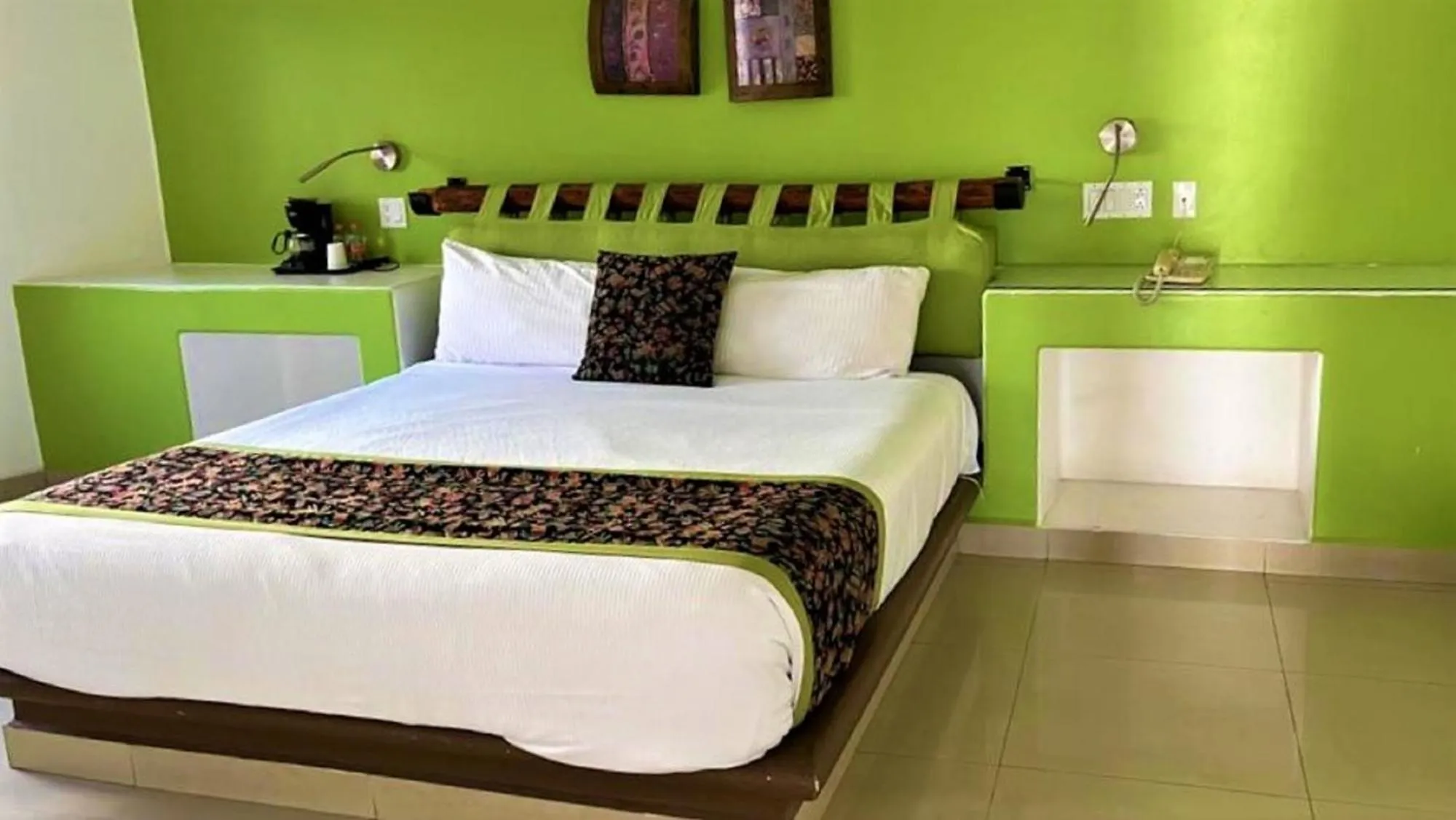 Superior Double Room - single occupancy in Seven Crown Express & Suites by Kavia