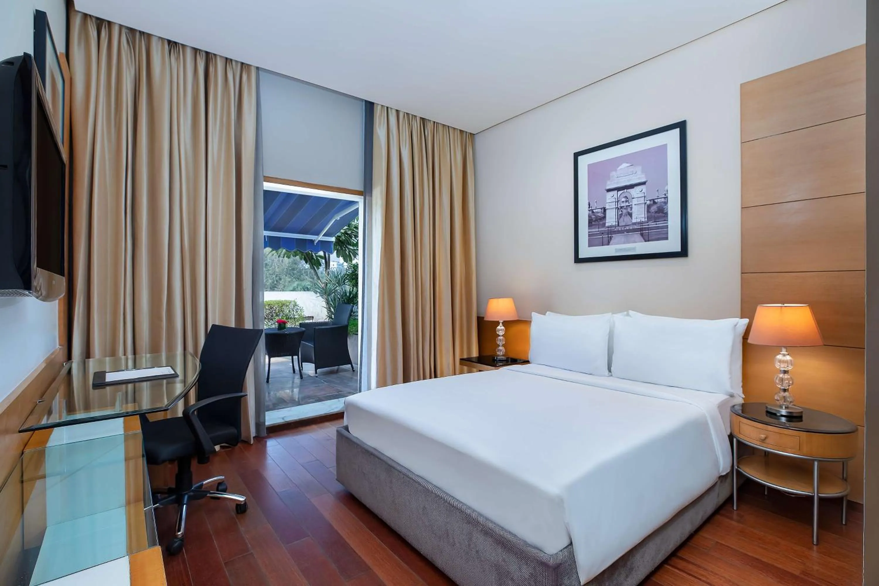 Superior Room with Balcony in Radisson Blu Marina Hotel Connaught Place