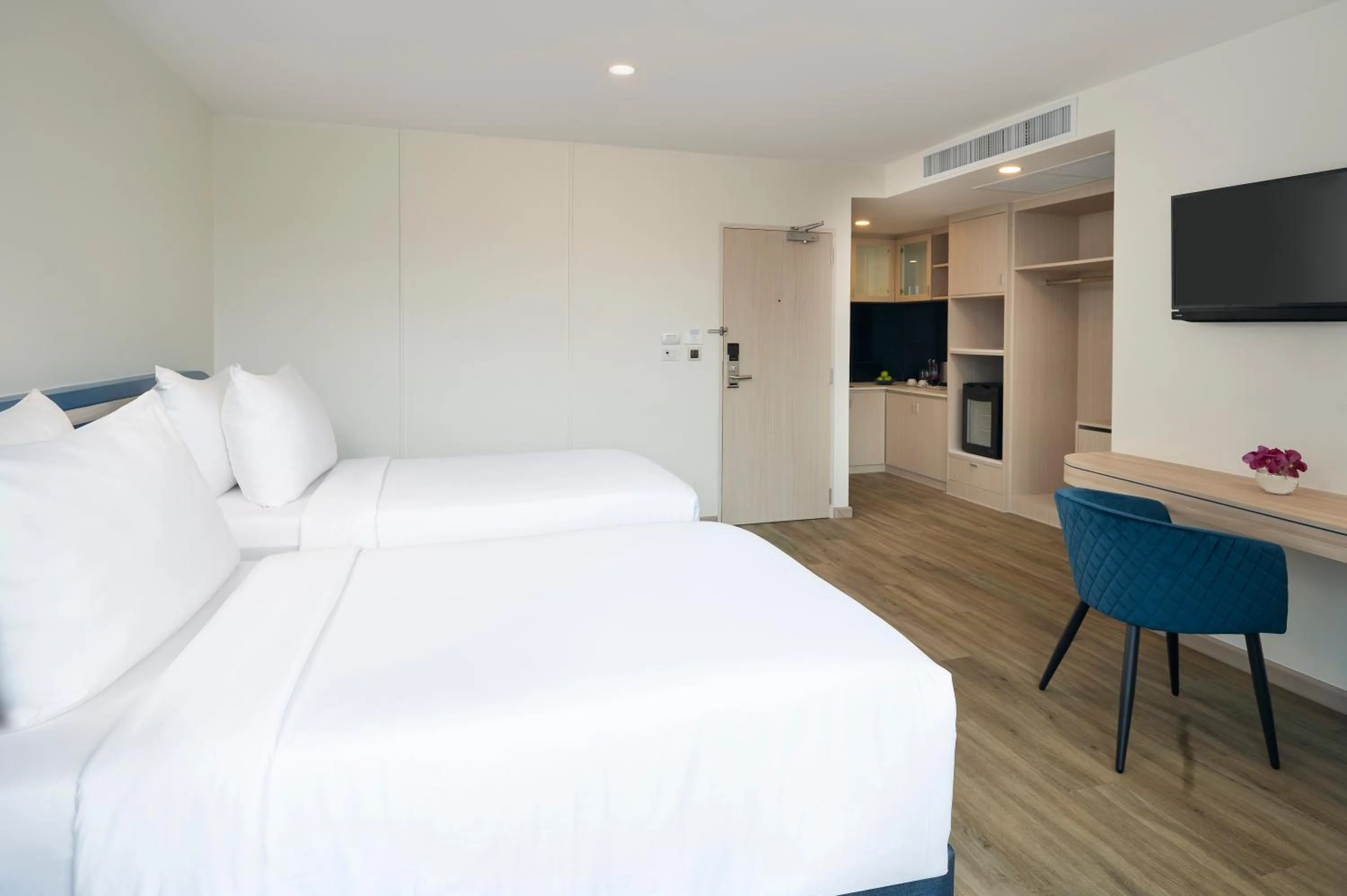 Marina Superior in NH Boat Lagoon Phuket Resort