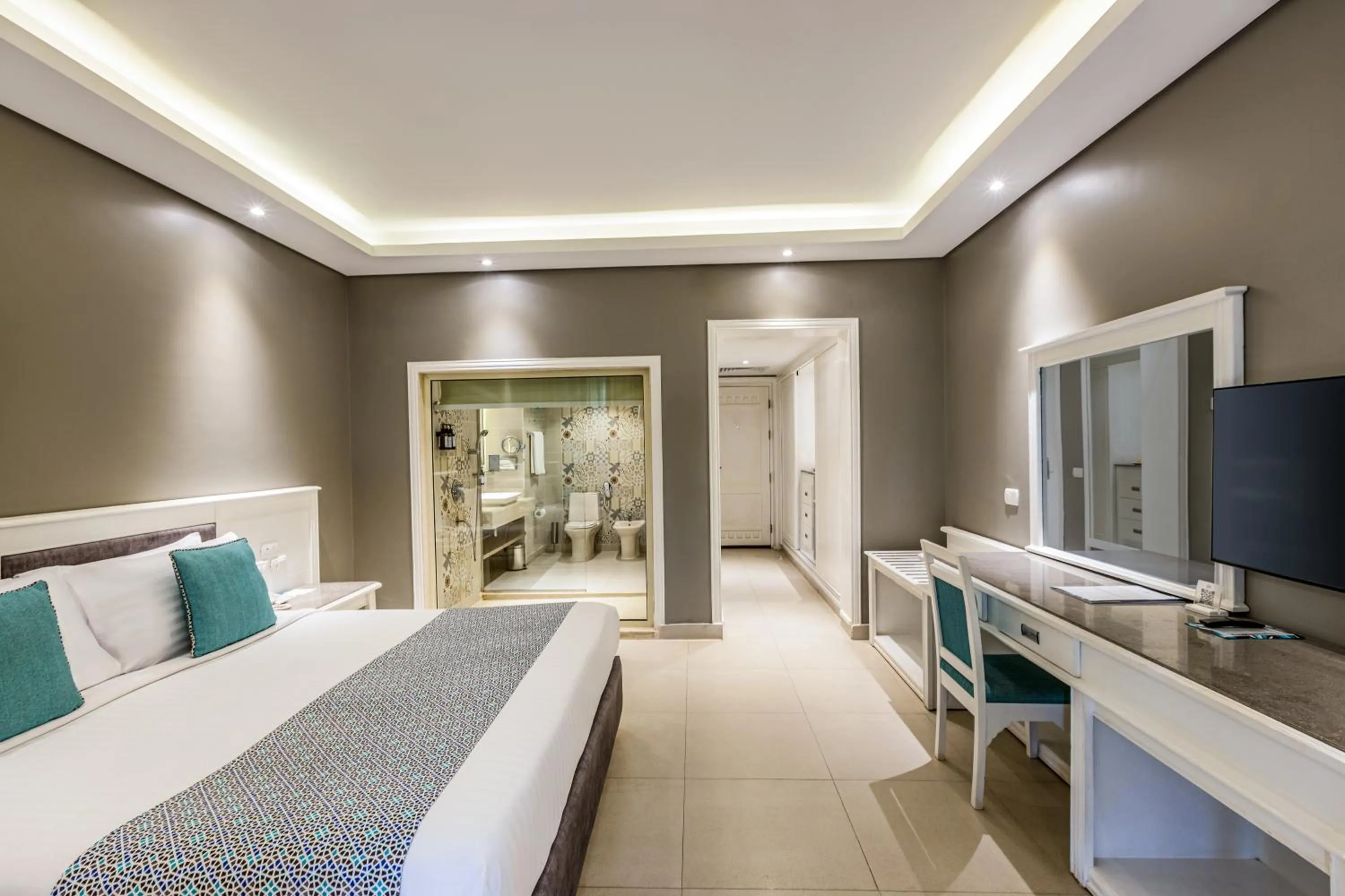 Deluxe Double Room with Side Sea View - single occupancy in Sunrise Garden Beach Resort