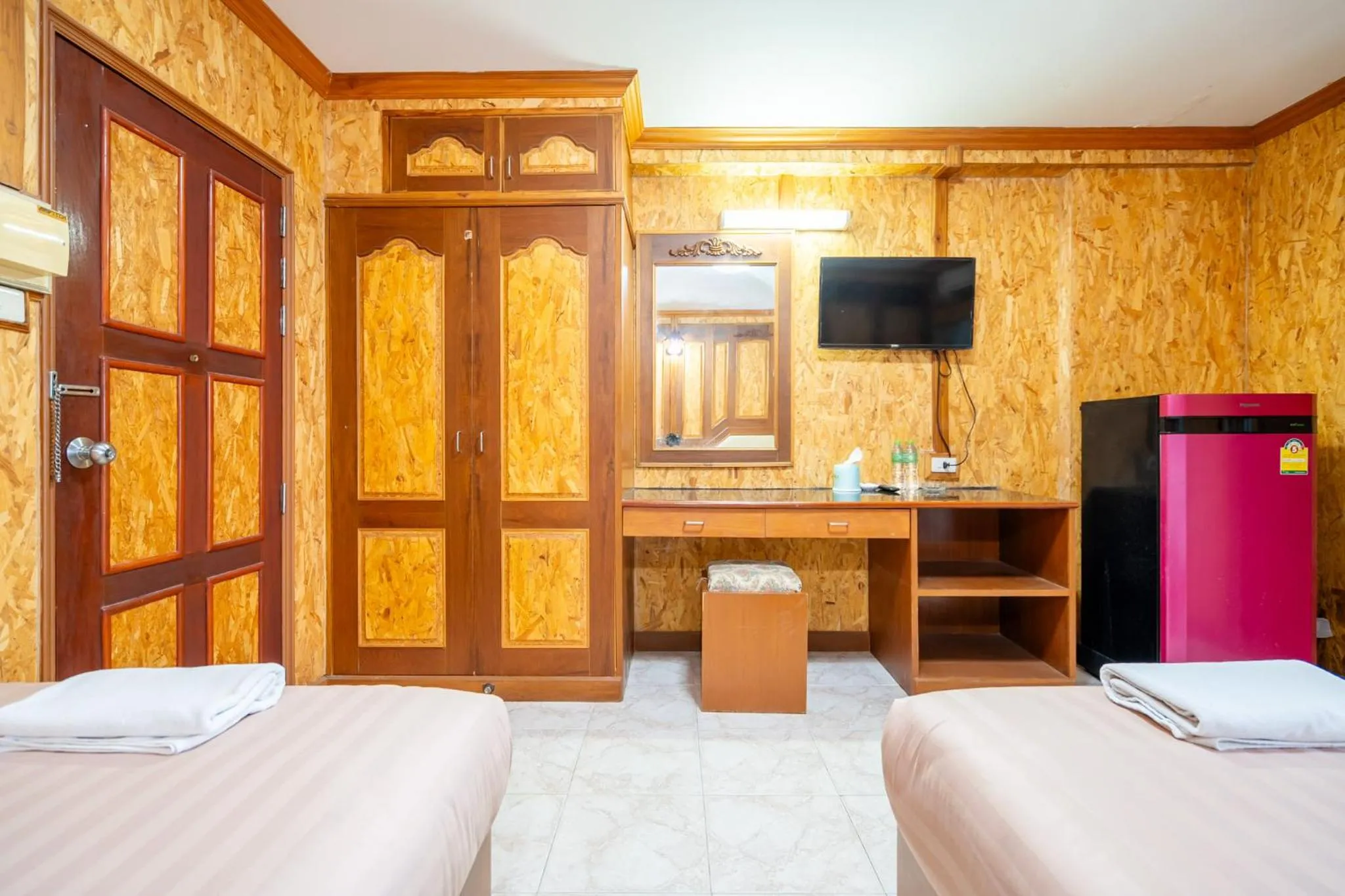 Standard Twin Room in Chatsuree Mansion