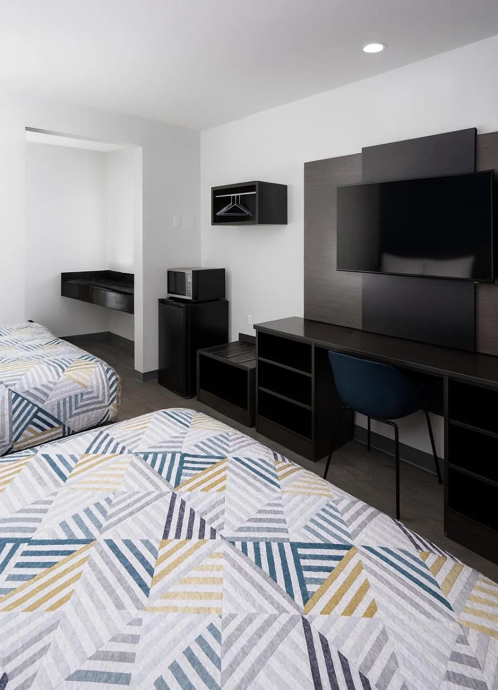 Deluxe Queen Room with Two Queen Beds in Motel 6-Westminster, CA - North