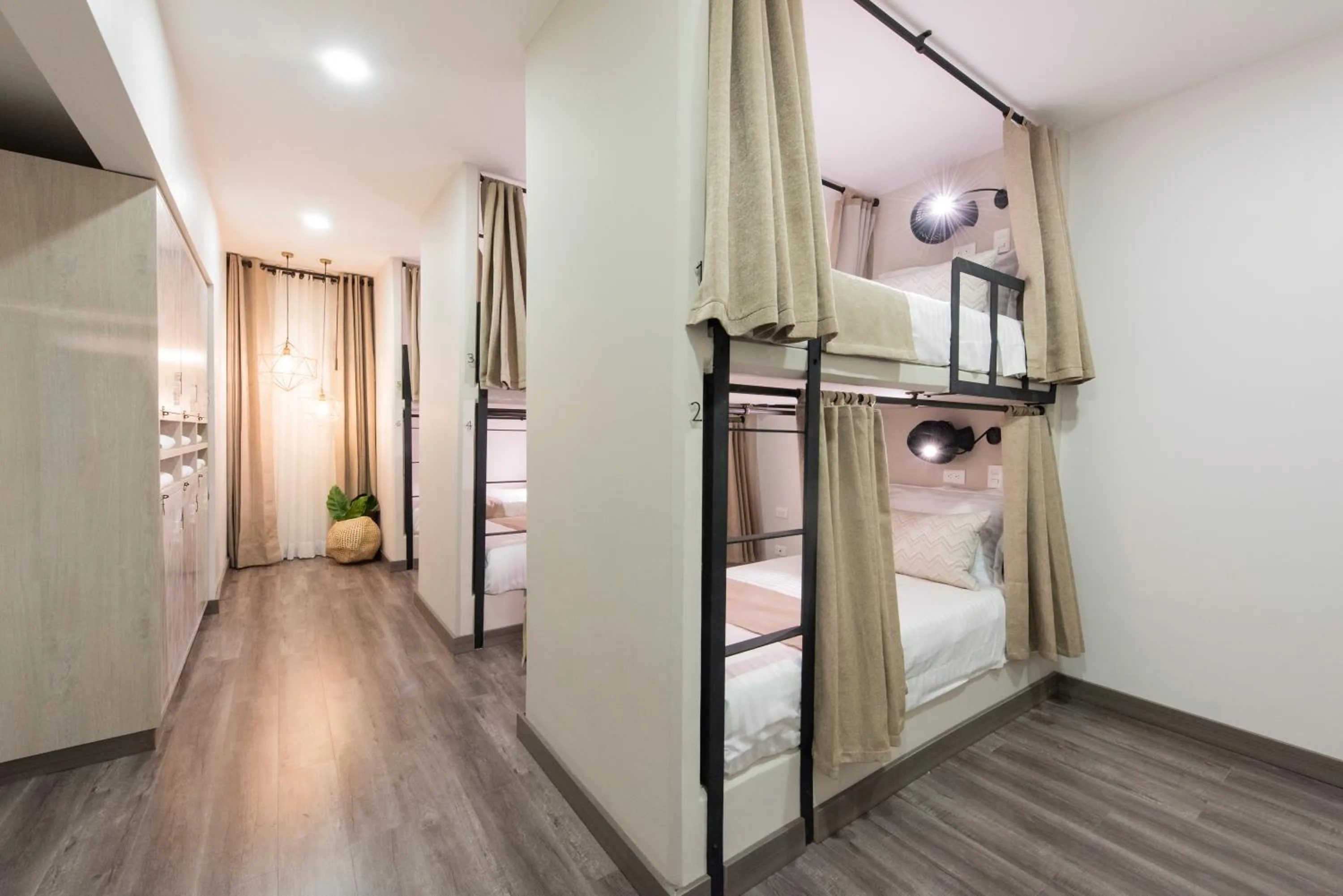 Bed in 6-Bed Female Dormitory Room in Medellín Vibes Hostel