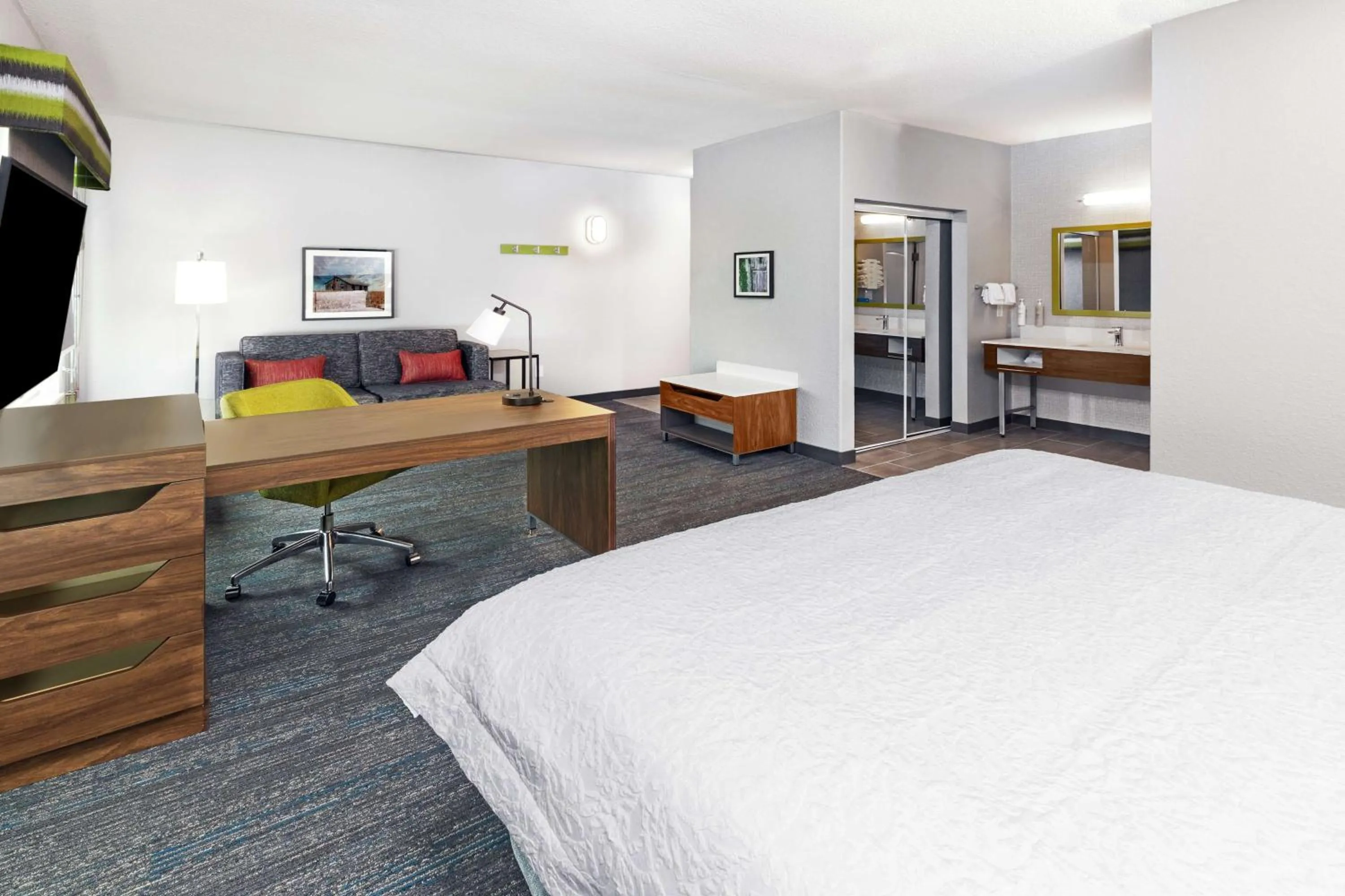 One-Bedroom King Suite - Non-Smoking in Hampton Inn & Suites Dallas I-30 Cockrell Hill, Tx