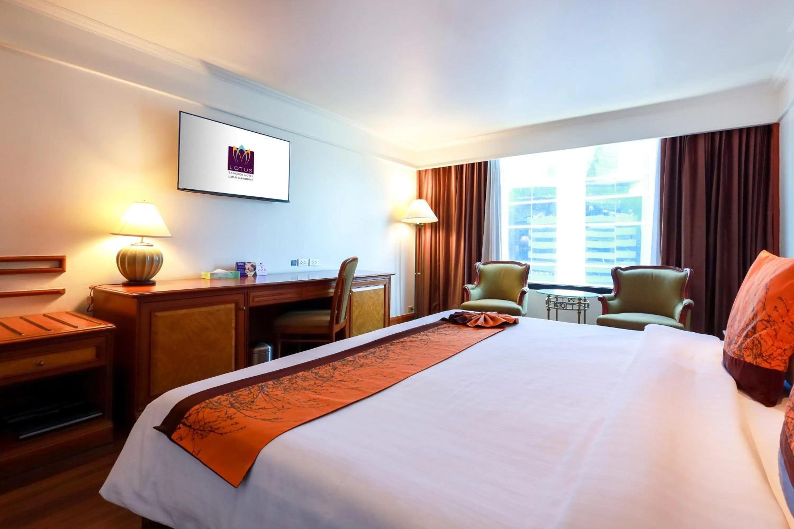 Executive Suite in Bangkok Hotel Lotus Sukhumvit 33