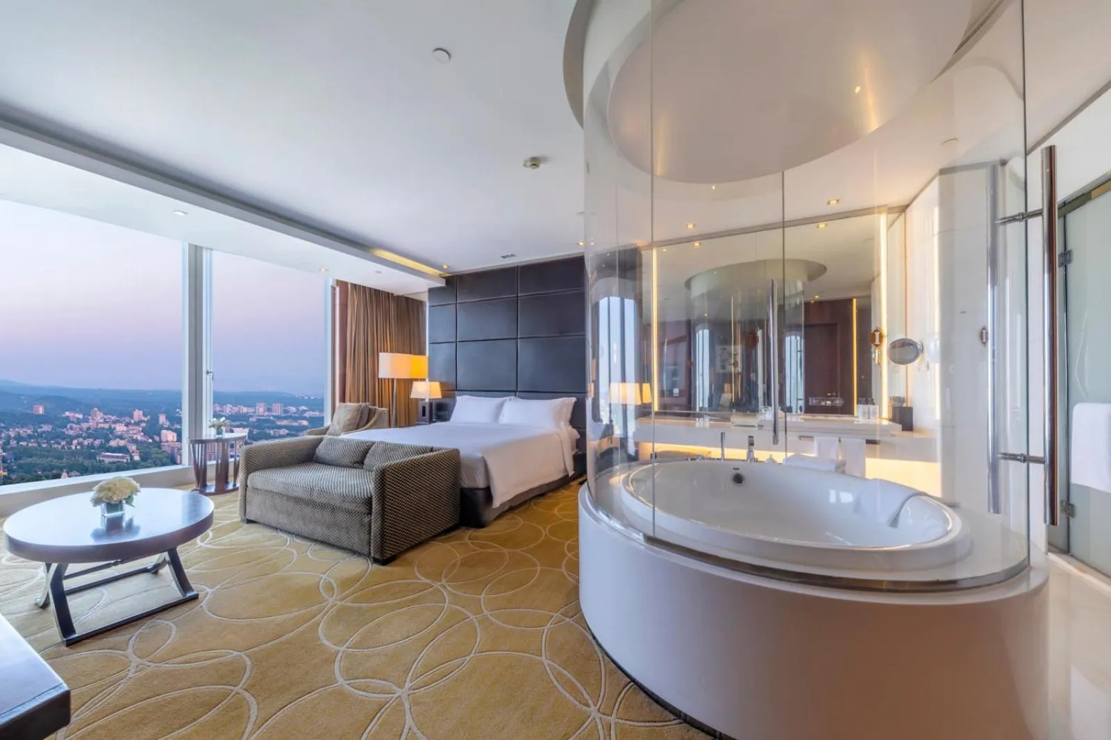 1 King Premium Lake View Lounge Access in InterContinental Nanjing by IHG