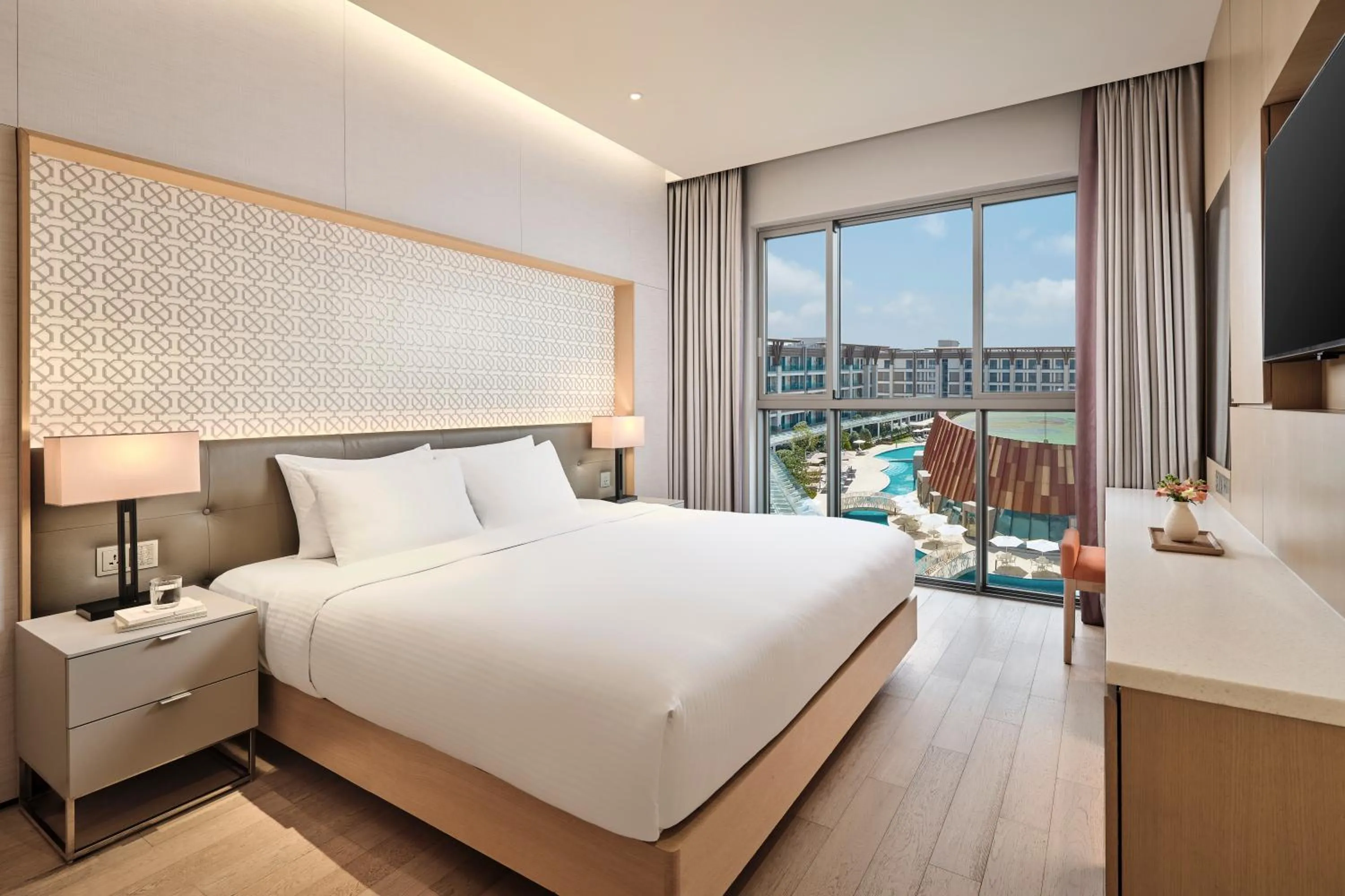 Superior King Room in Landing Jeju Shinhwa World Hotel