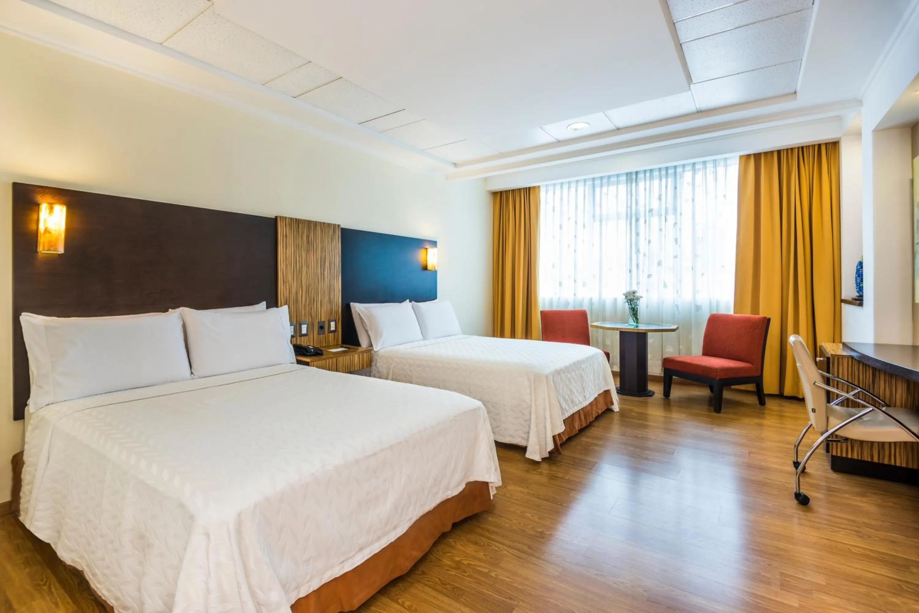 Superior Twin Room in GH Galeria Hotel