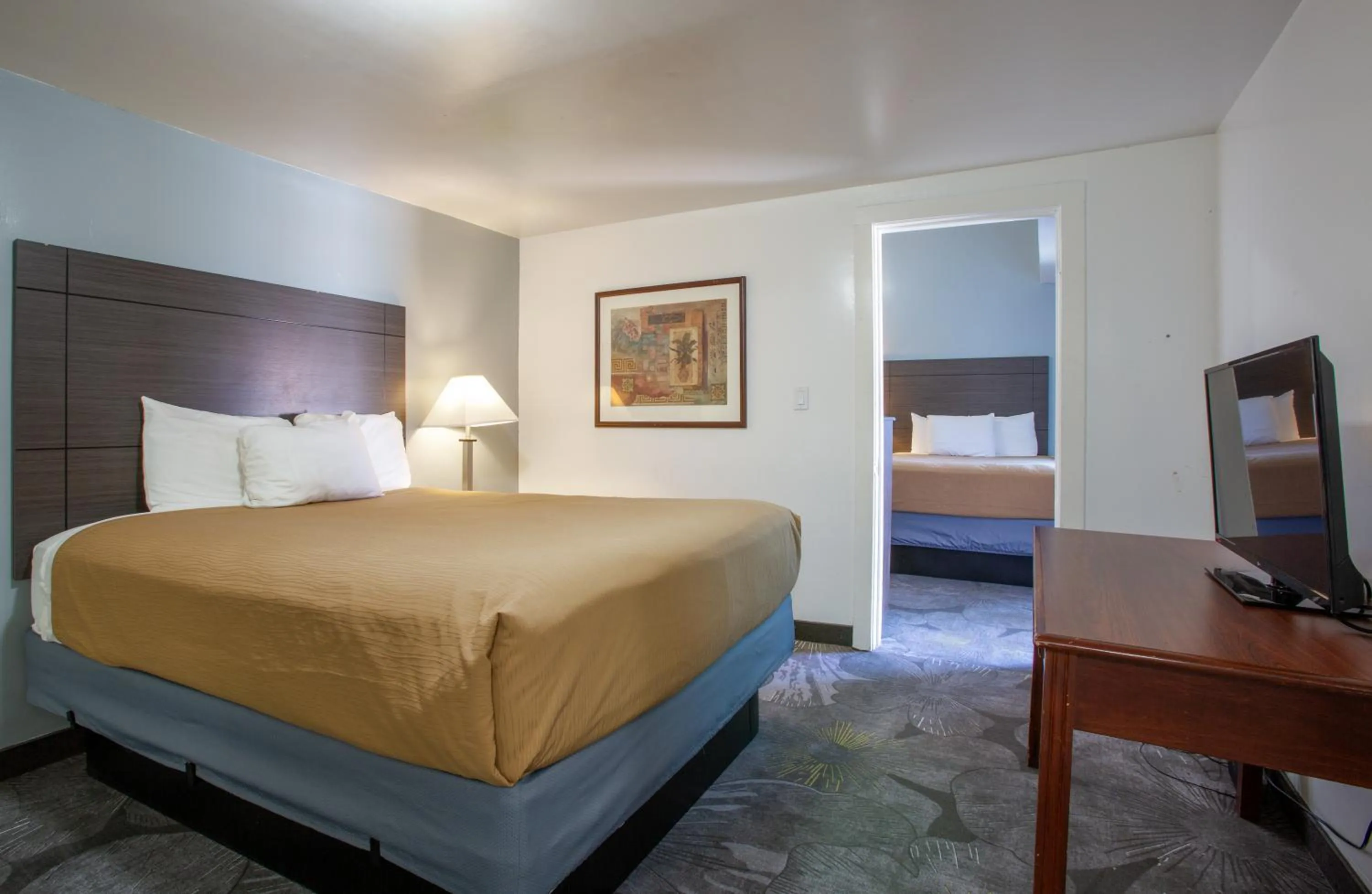 Queen Room with Three Queen Beds - Non-Smoking in Star Route 66 Grand Canyon