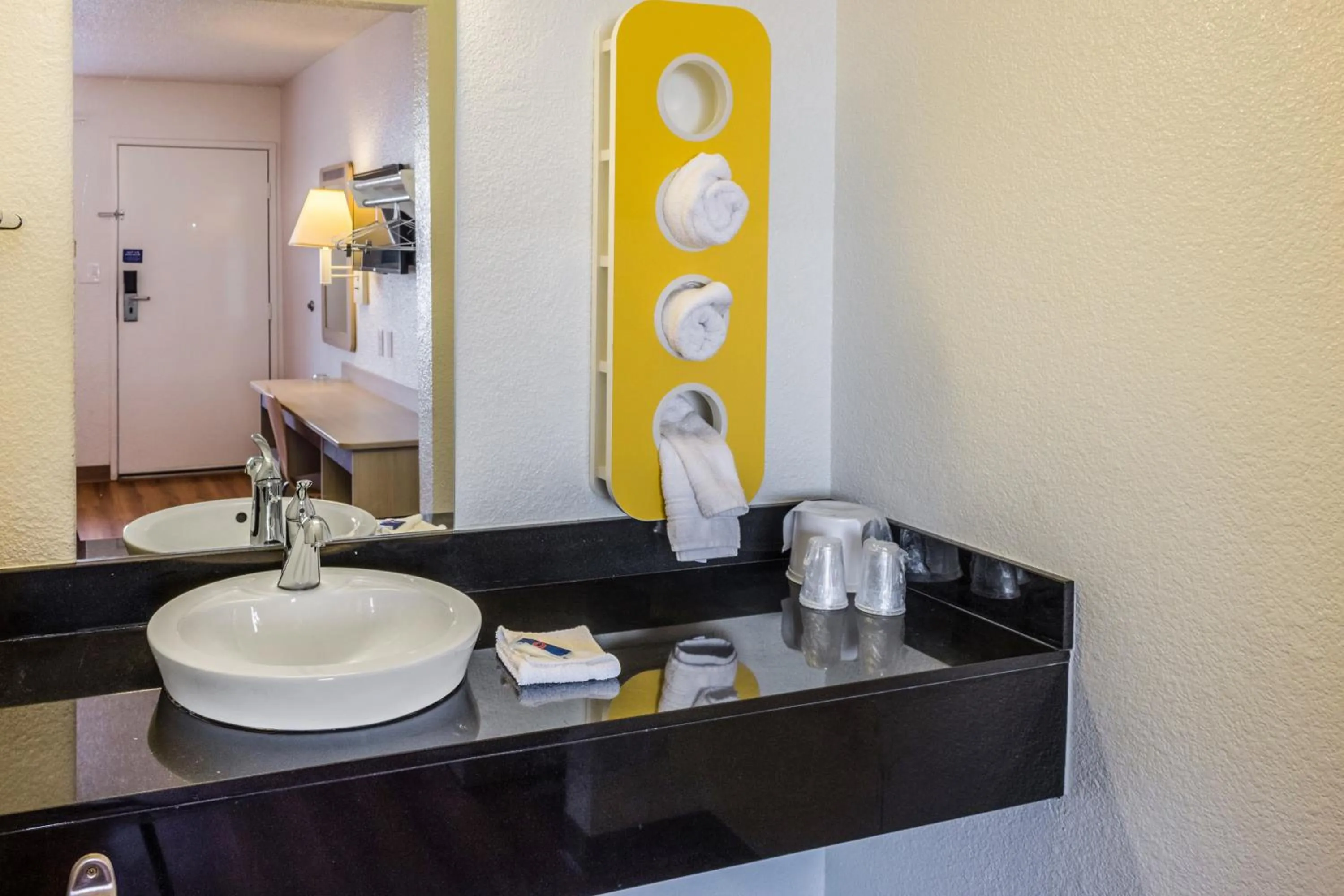 Deluxe Quadruple Room - single occupancy in Motel 6 Bakersfield, CA - Convention Center