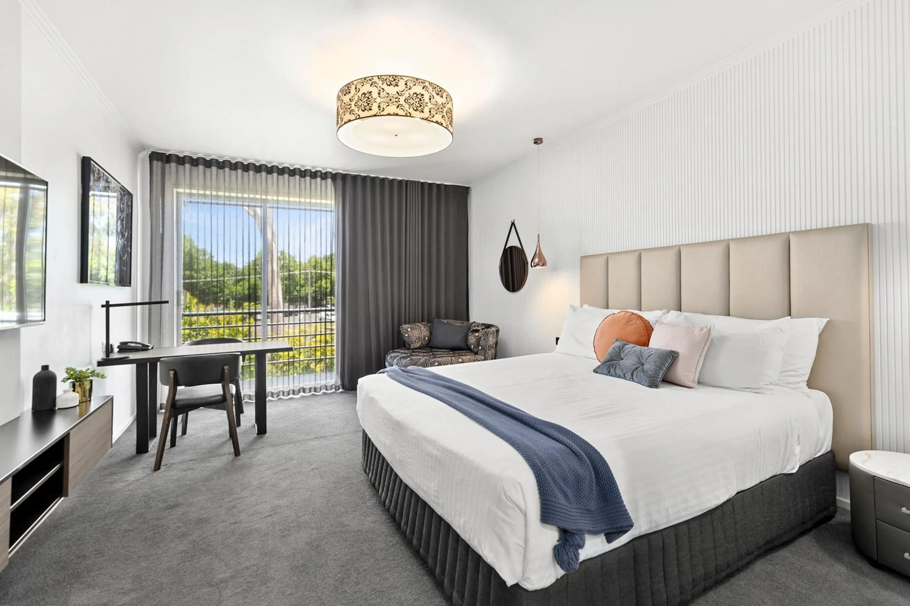 Corporate Deluxe Suite in Quality Hotel Wangaratta Gateway