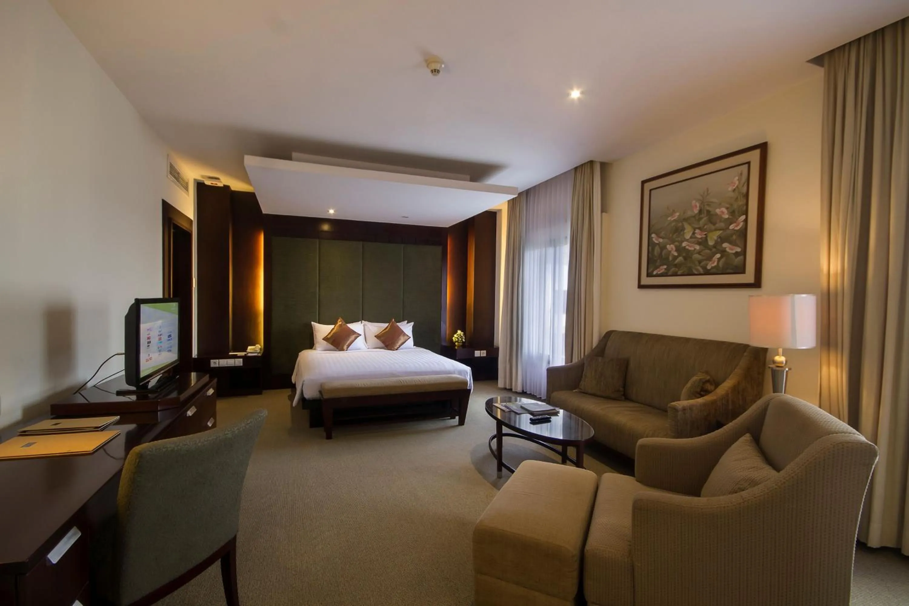 Deluxe Suite in Hotel Santika Cirebon