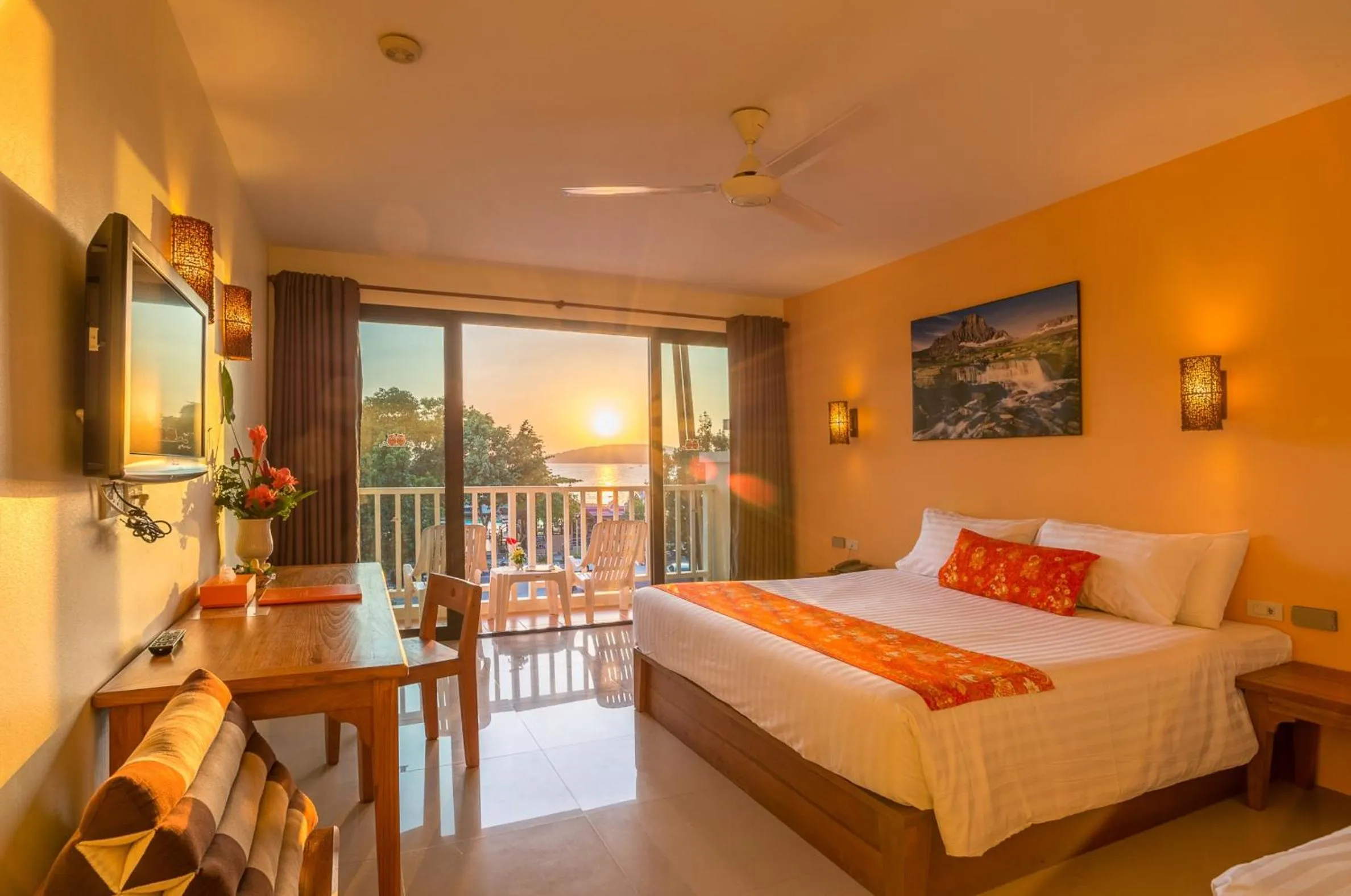 Deluxe Double Room with Sea View in Srisuksant Resort
