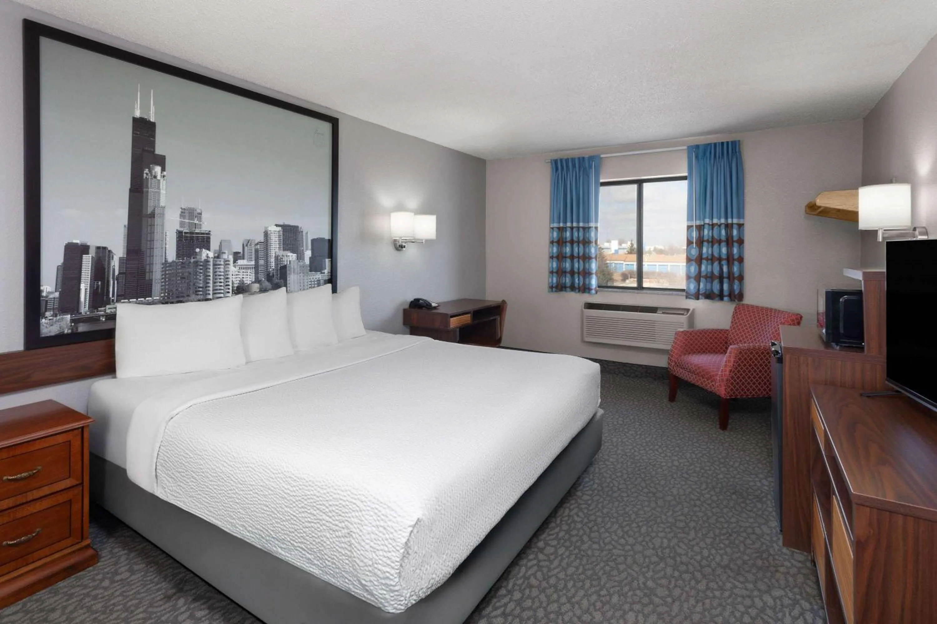 King Room - Non-Smoking in Super 8 by Wyndham Romeoville Bolingbrook