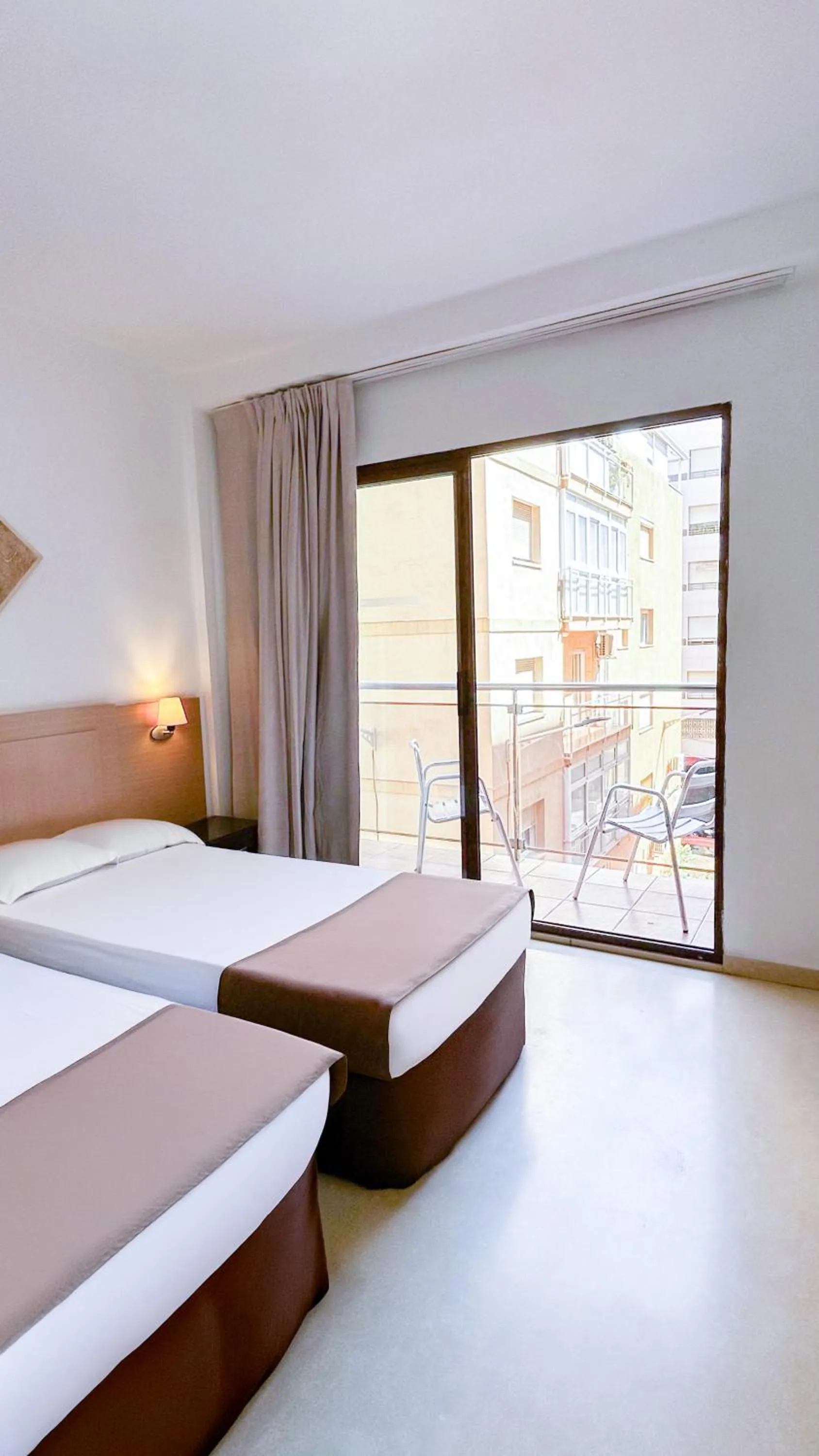  Twin Room in Hotel Primavera Benidorm