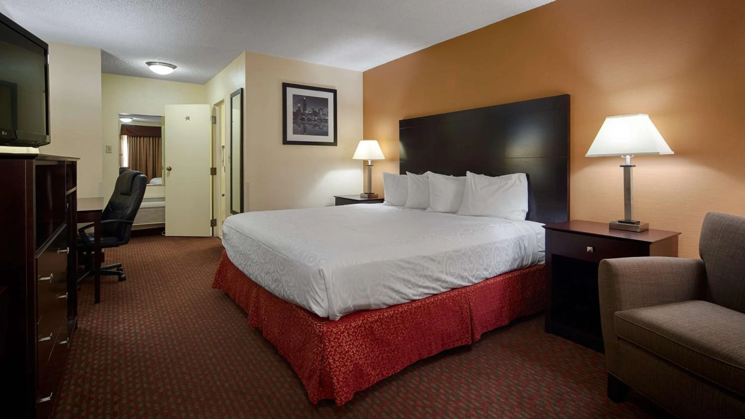 King Room with Roll in Shower - Mobility Accessible in Best Western Inn of St. Charles