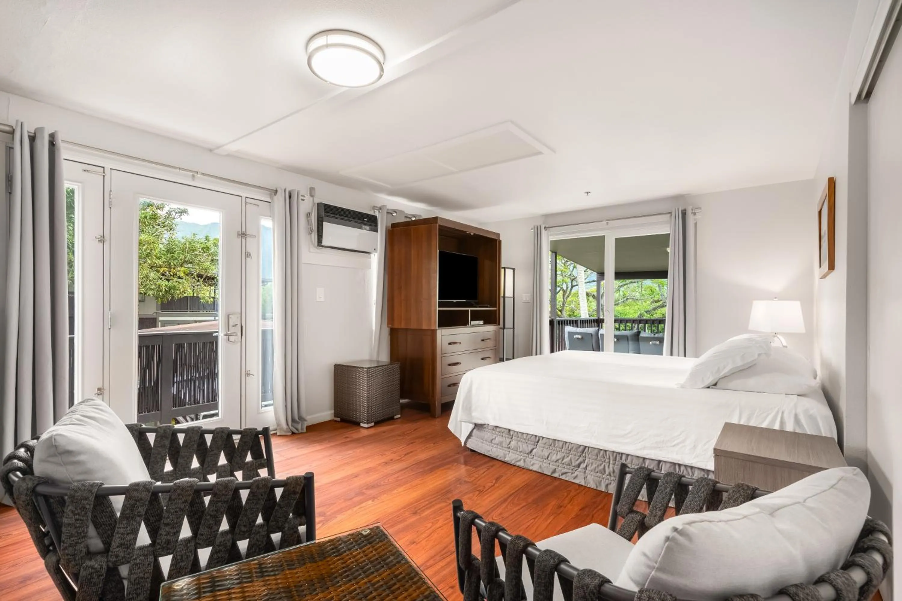 Studio with Bay View  in Paradise Bay Resort