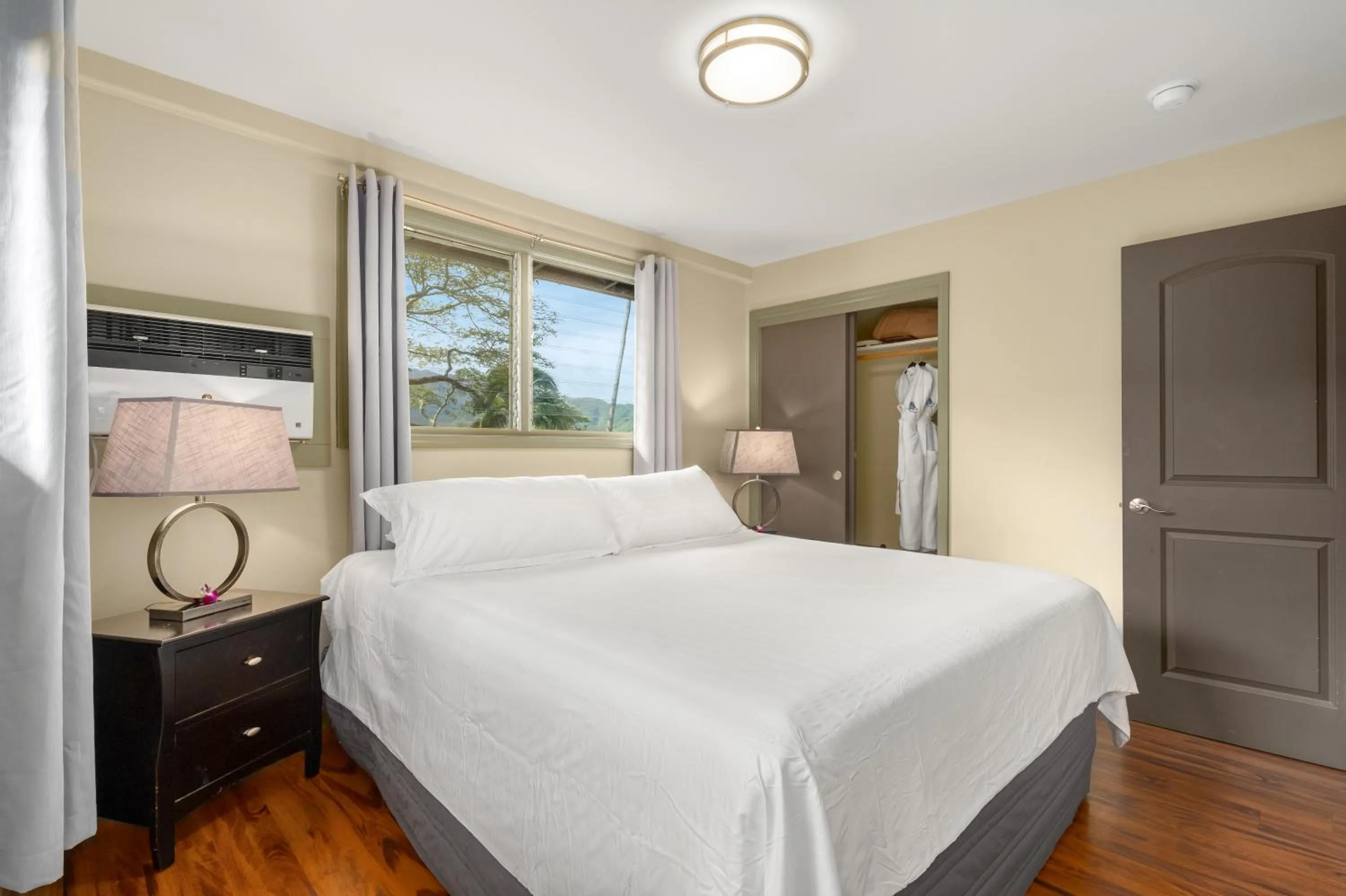 One-Bedroom Suite in Paradise Bay Resort