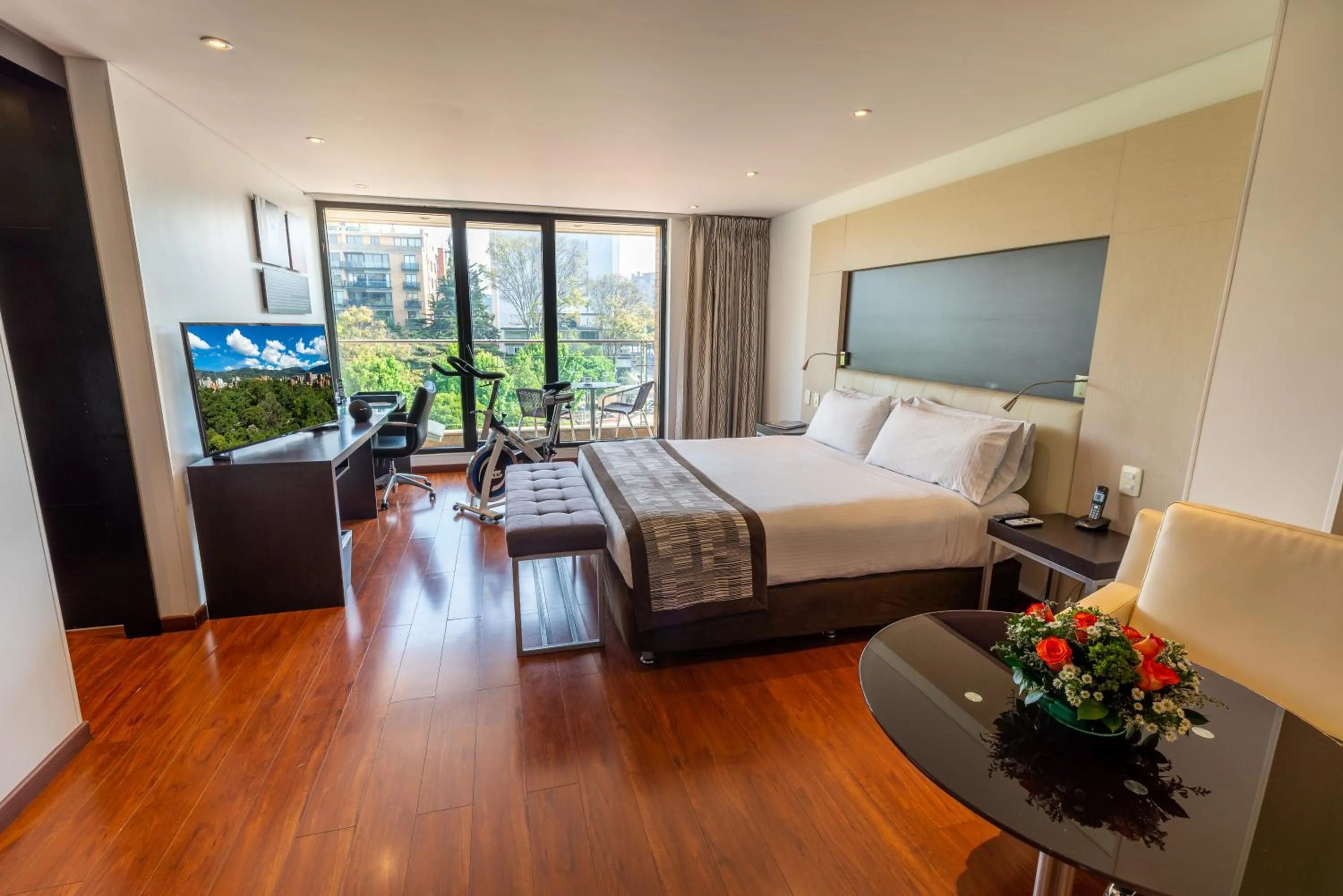 Suite with City View in Hotel Jazz Apartments