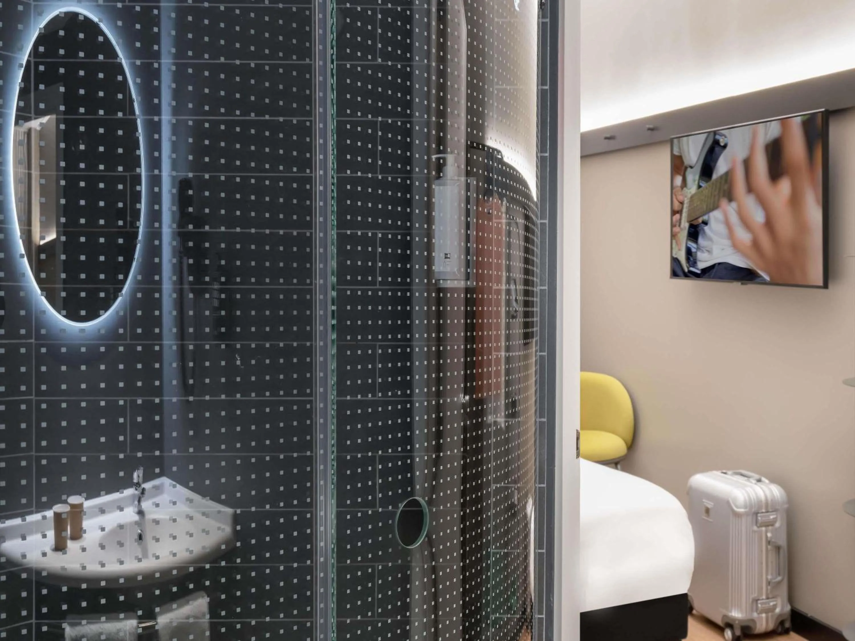 Double Room with Extra Bed in Ibis Madrid Aeropuerto Barajas