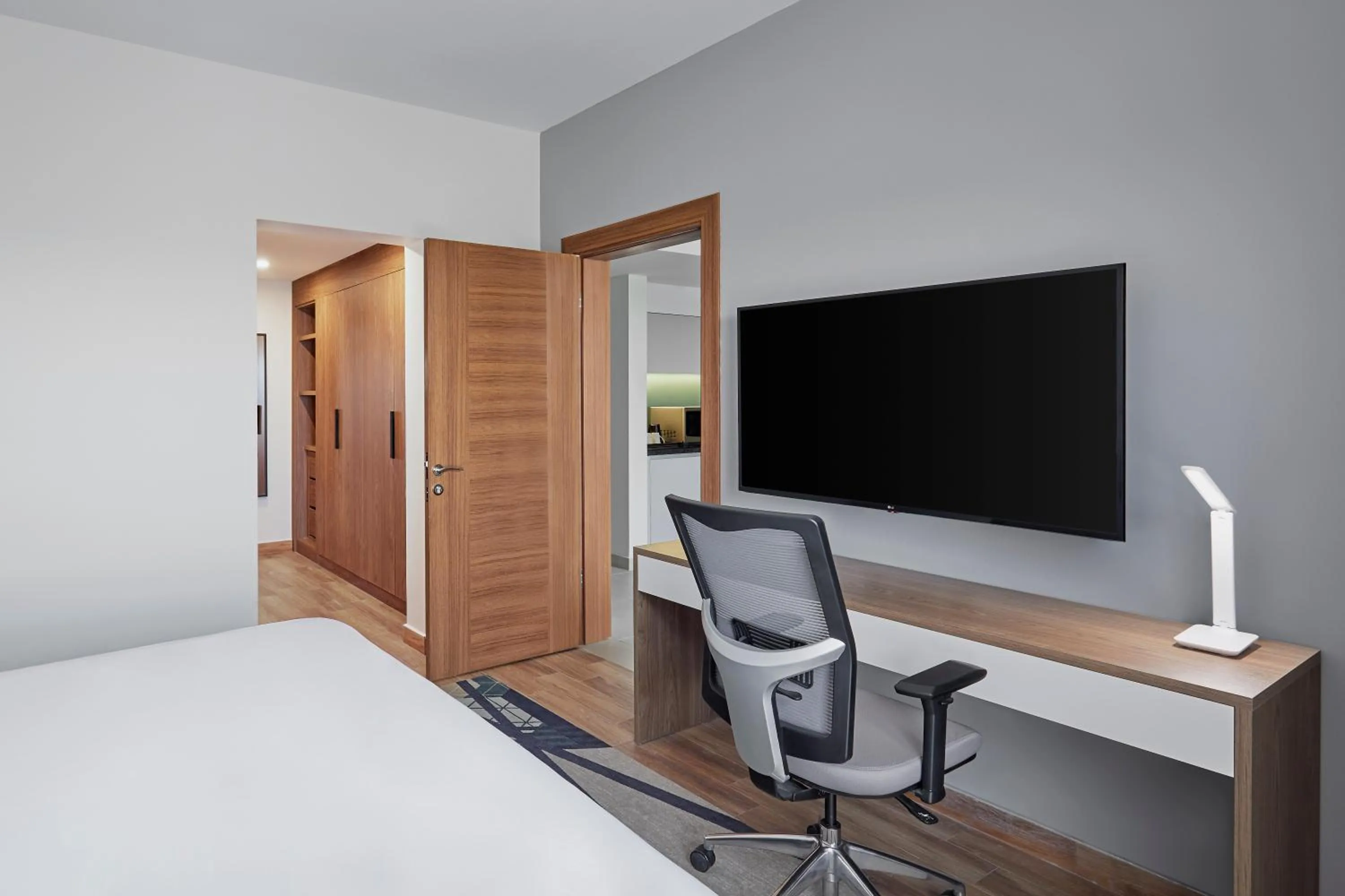 One-Bedroom KIng Suite - single occupancy - Accessible in Holiday Inn Tabuk by IHG