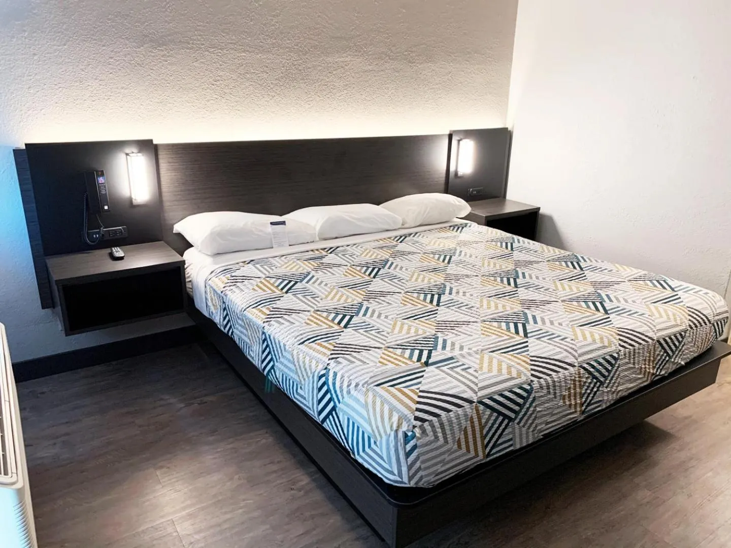 Deluxe King Room in Motel 6-Amarillo, TX - Airport