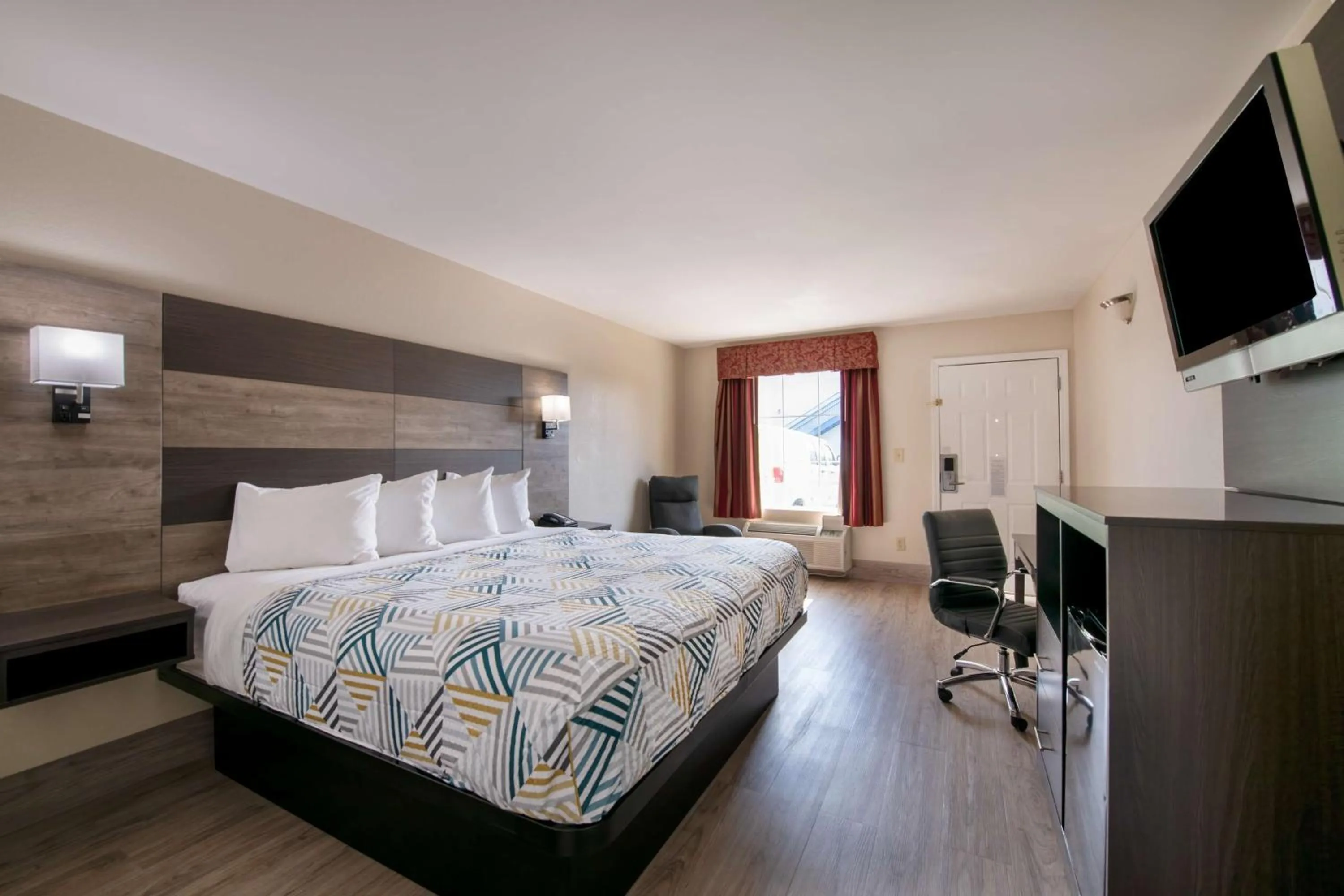 King Room - Disability Access - Non-Smoking in Motel 6 Macon, GA I 475