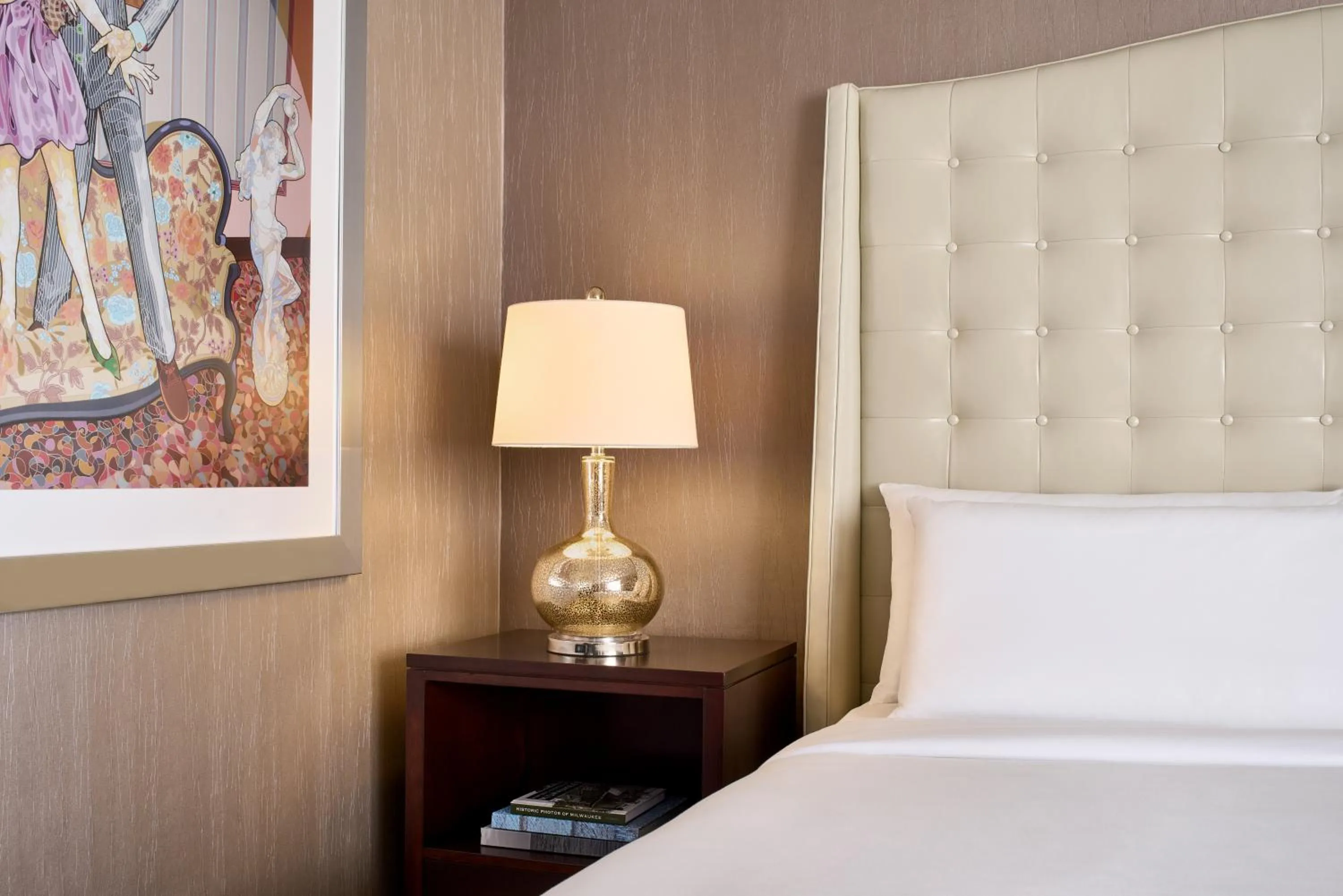 Deluxe King Room in The Pfister Hotel