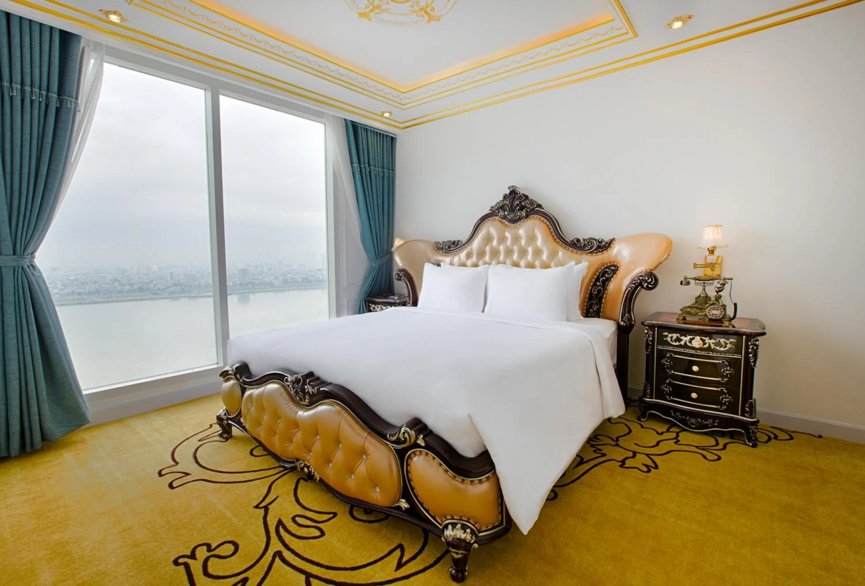 Presidential Suite with River View in Fivitel Da Nang