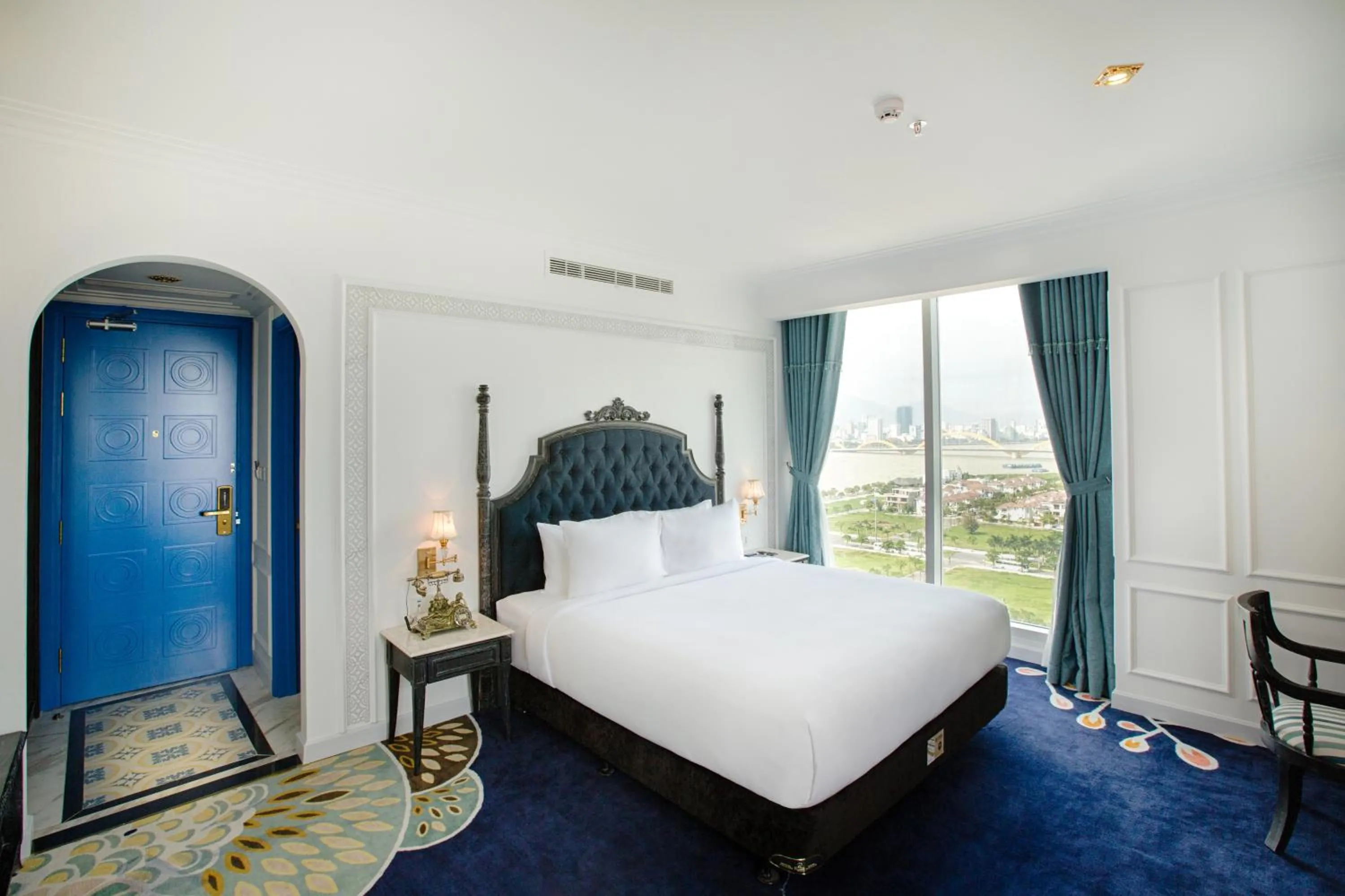 Deluxe King with Large Balcony and River view in Fivitel Da Nang