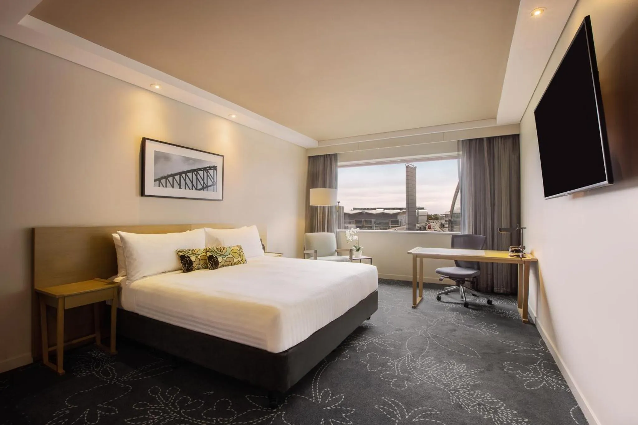 Deluxe King Room in PARKROYAL Darling Harbour, Sydney